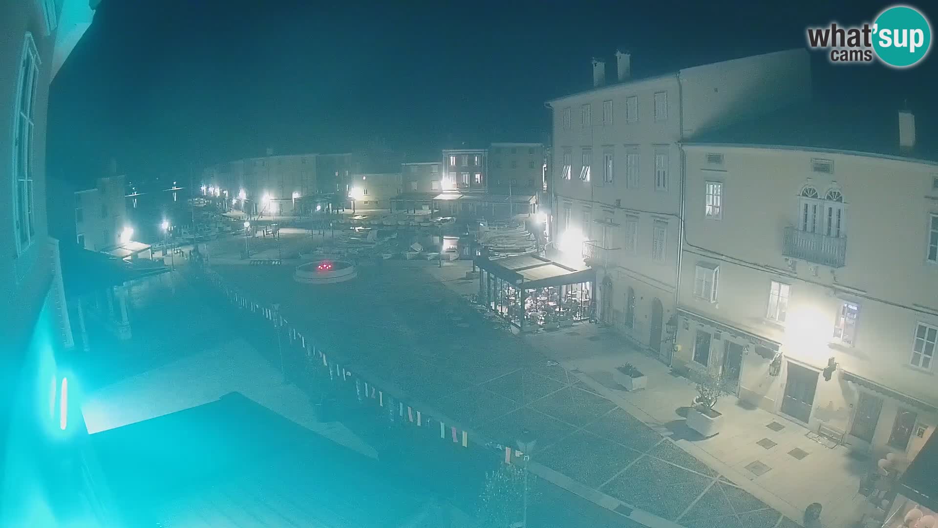 LIVE cam Cres Stadt – Hauptplatz und “mandrač” – Cres Insel – Kroatien