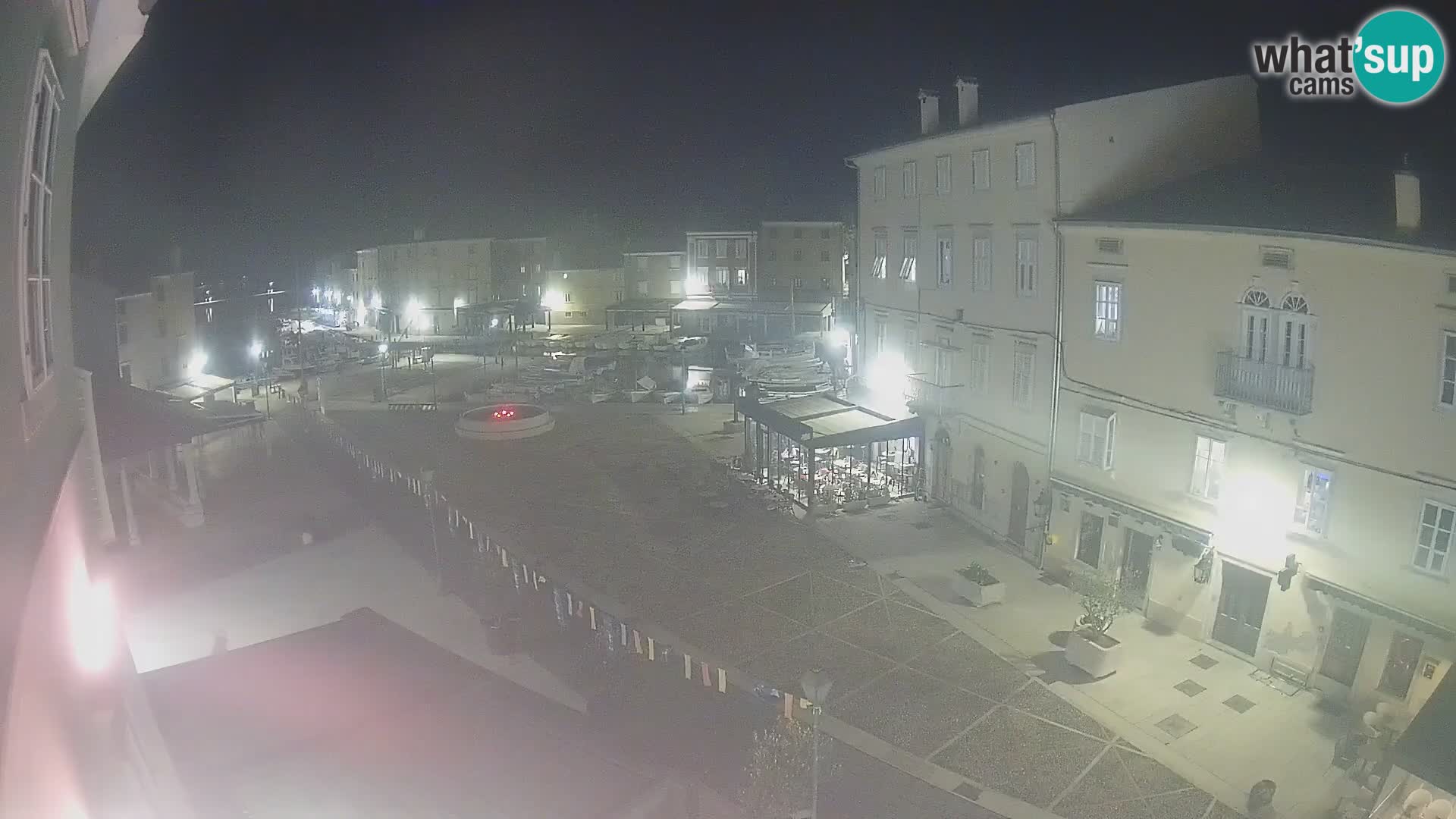 LIVE cam Cres città – piazza principale e “mandrač” – isola di Cherso – Croazia