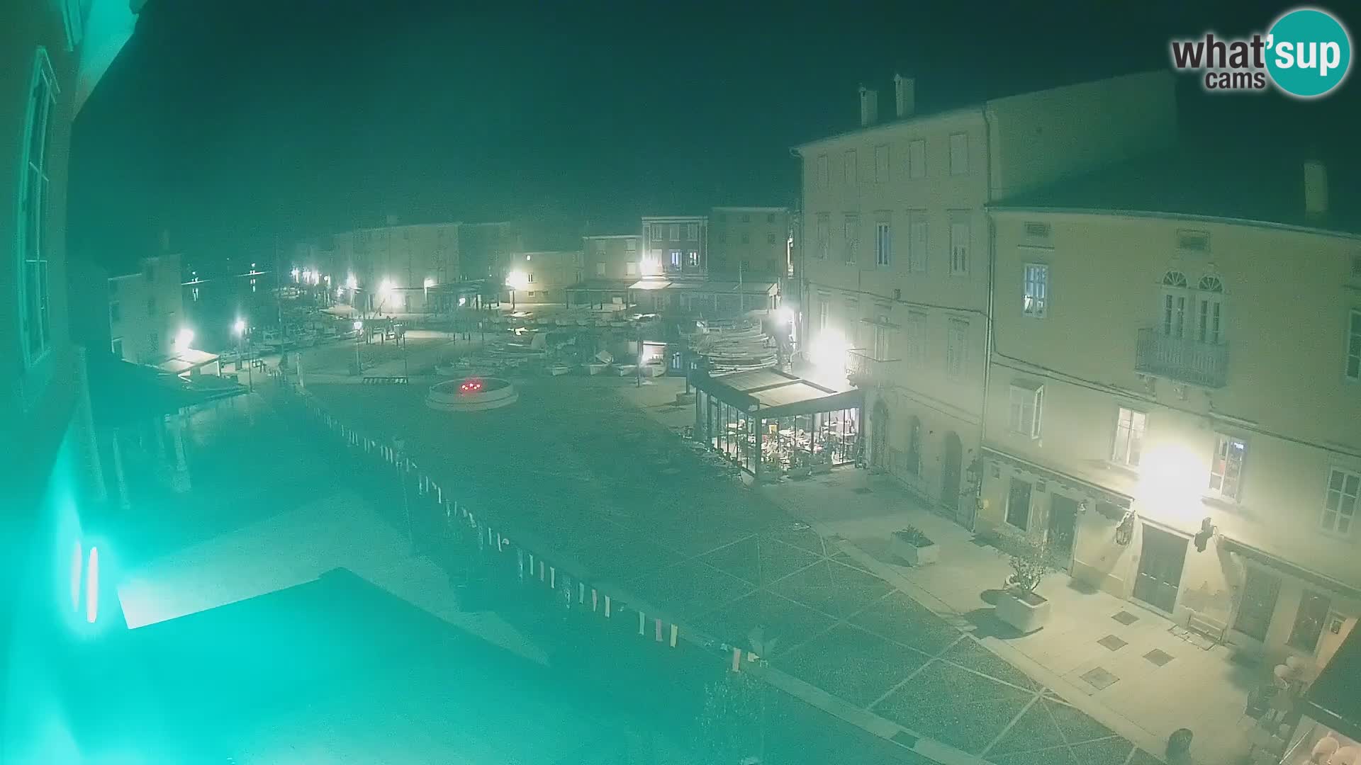 LIVE cam Cres città – piazza principale e “mandrač” – isola di Cherso – Croazia