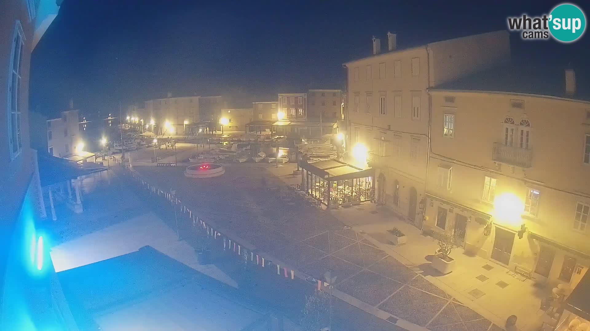 LIVE cam Cres city – place principale et “mandrač” – île de Cres – Croatie