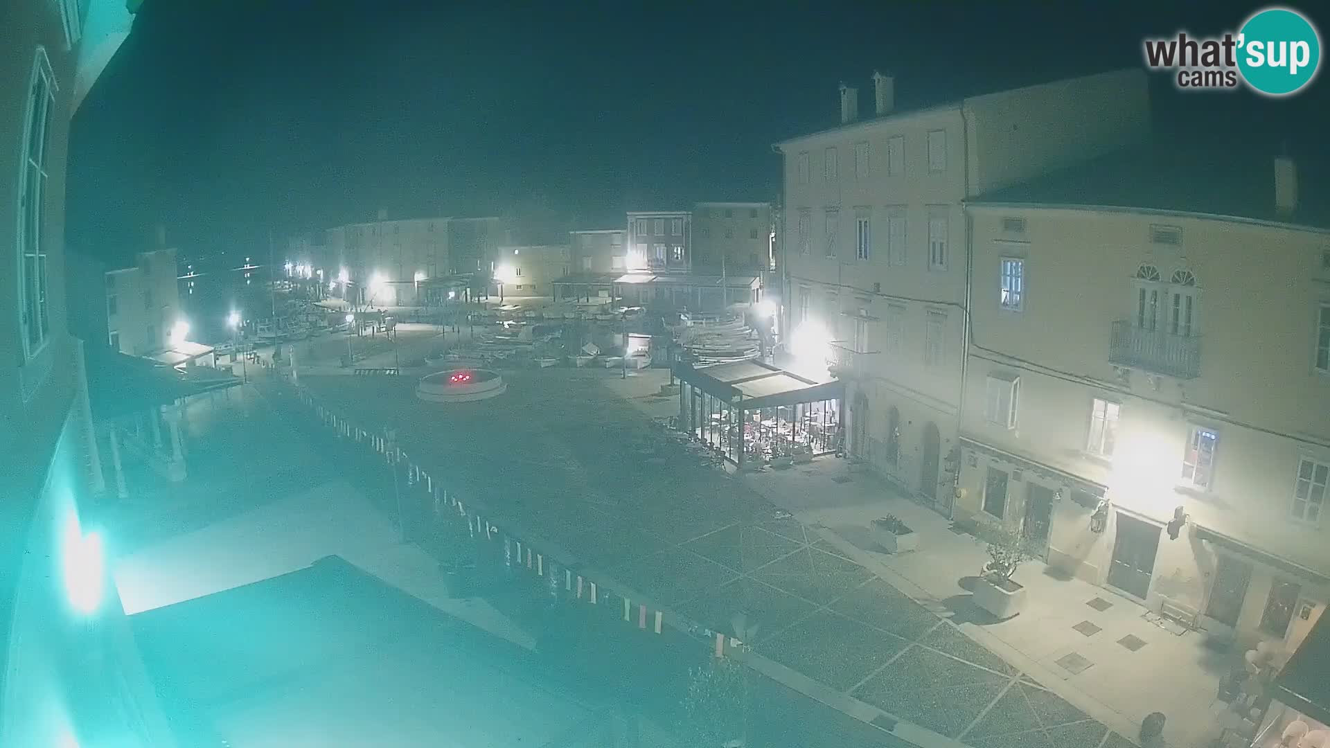 LIVE cam Cres città – piazza principale e “mandrač” – isola di Cherso – Croazia