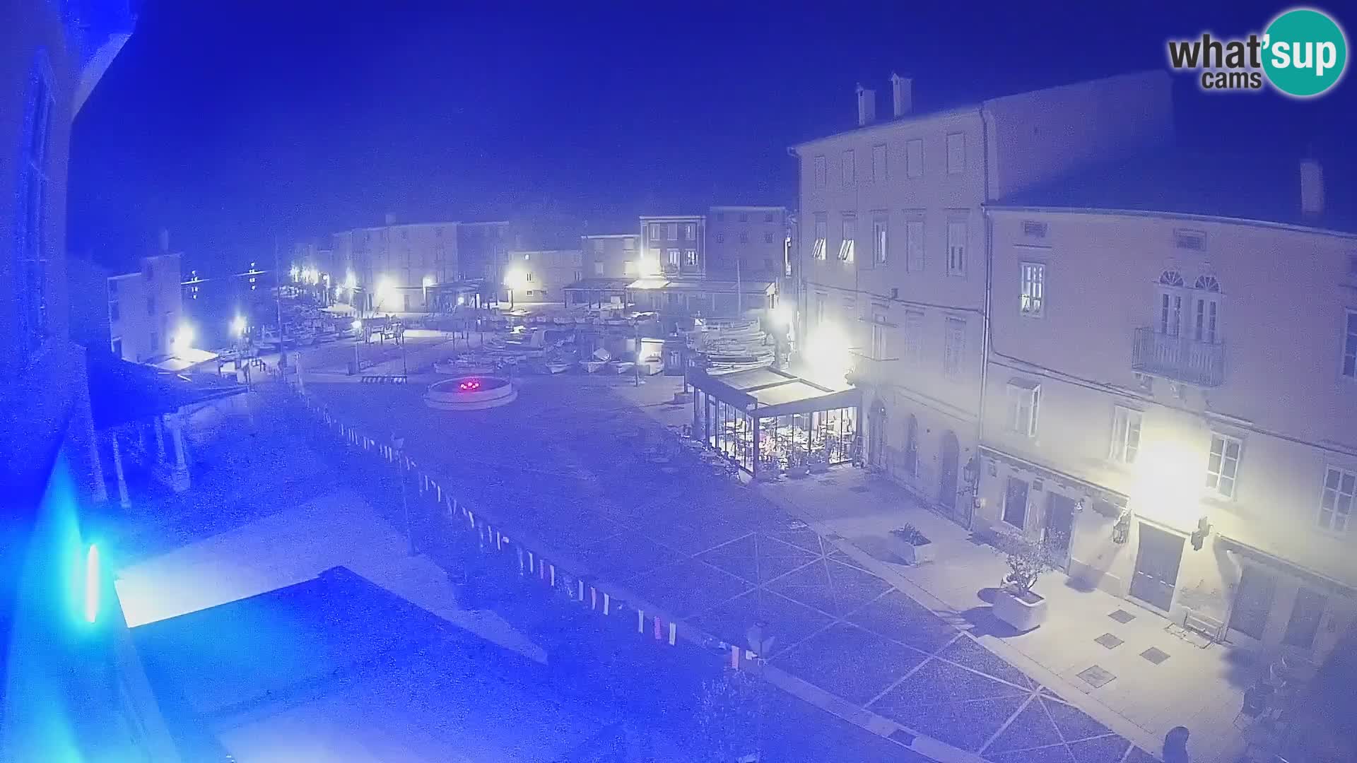 LIVE cam Cres Stadt – Hauptplatz und “mandrač” – Cres Insel – Kroatien