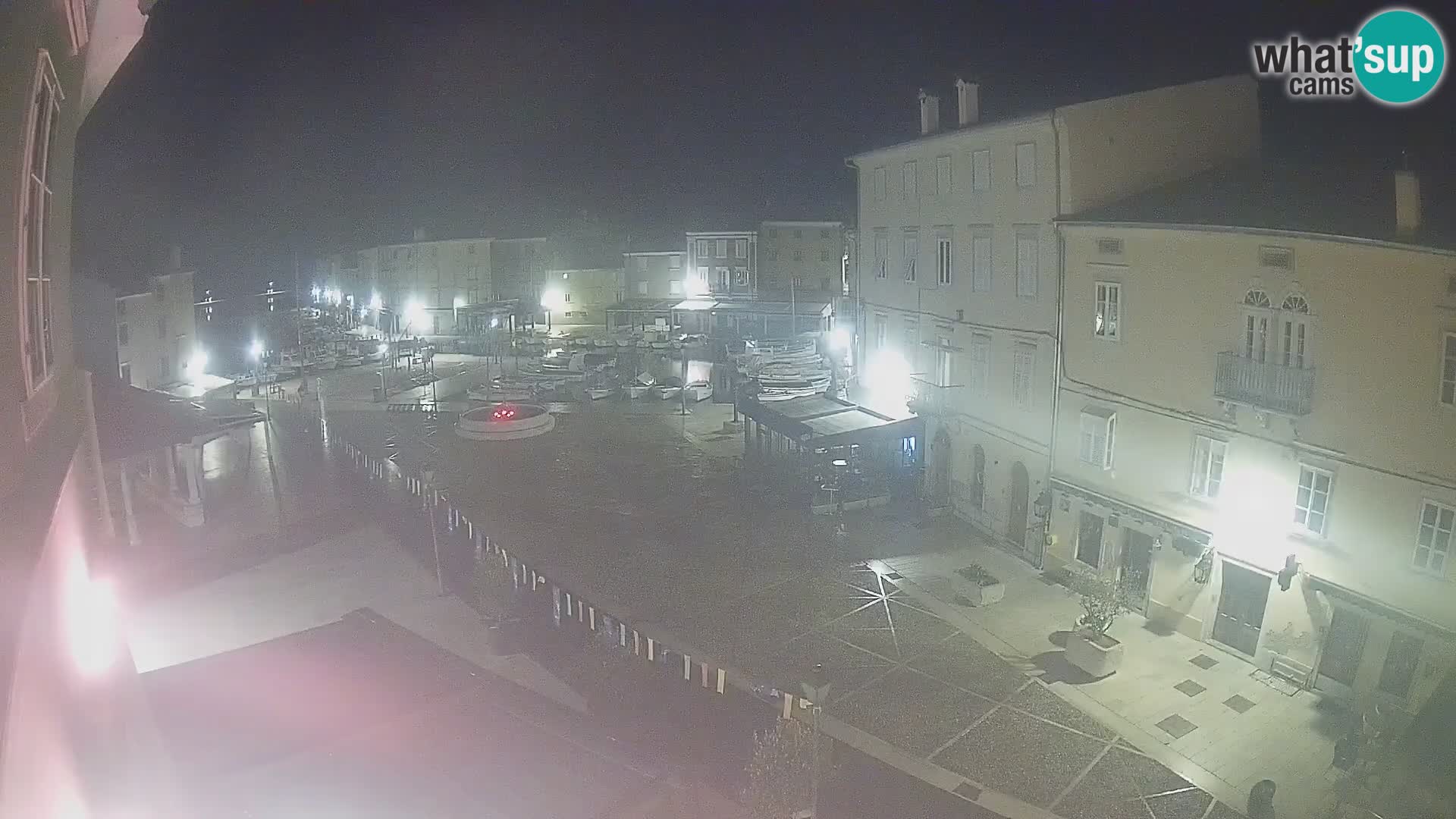 LIVE cam Cres Stadt – Hauptplatz und “mandrač” – Cres Insel – Kroatien