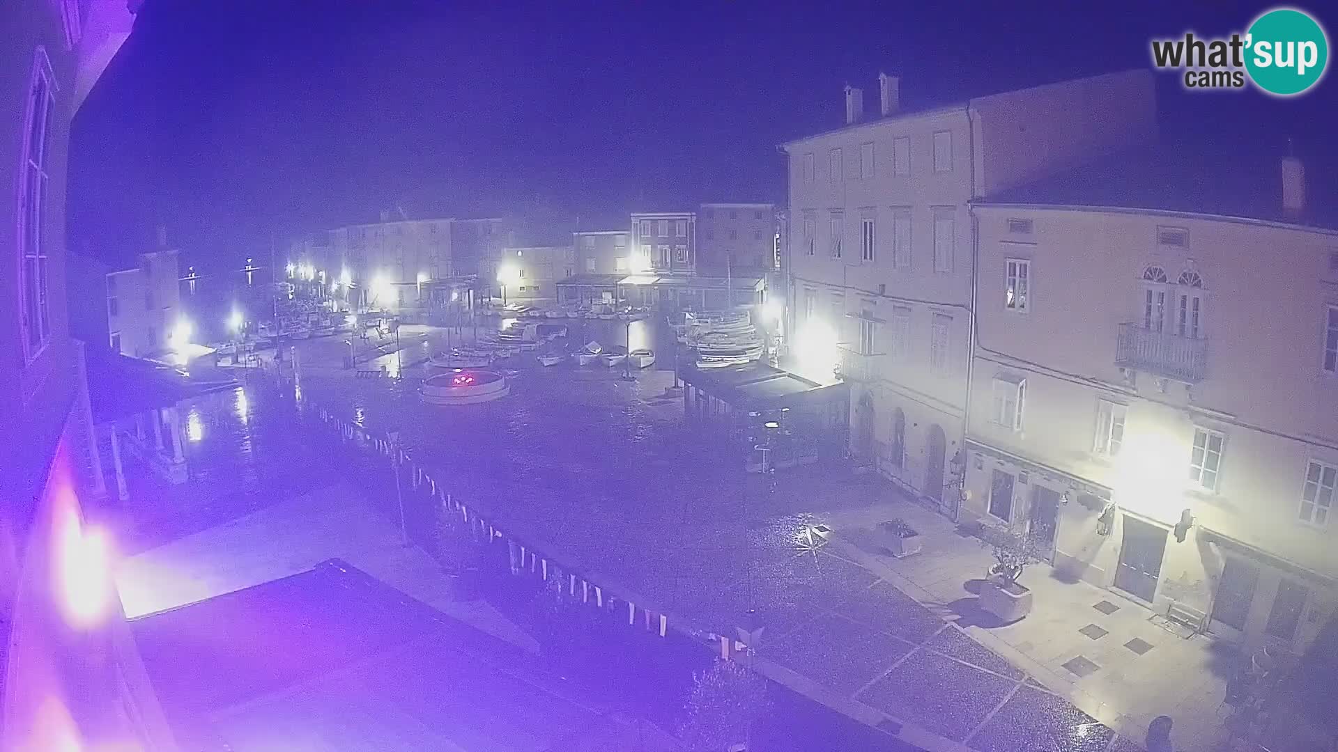 LIVE cam Cres Stadt – Hauptplatz und “mandrač” – Cres Insel – Kroatien