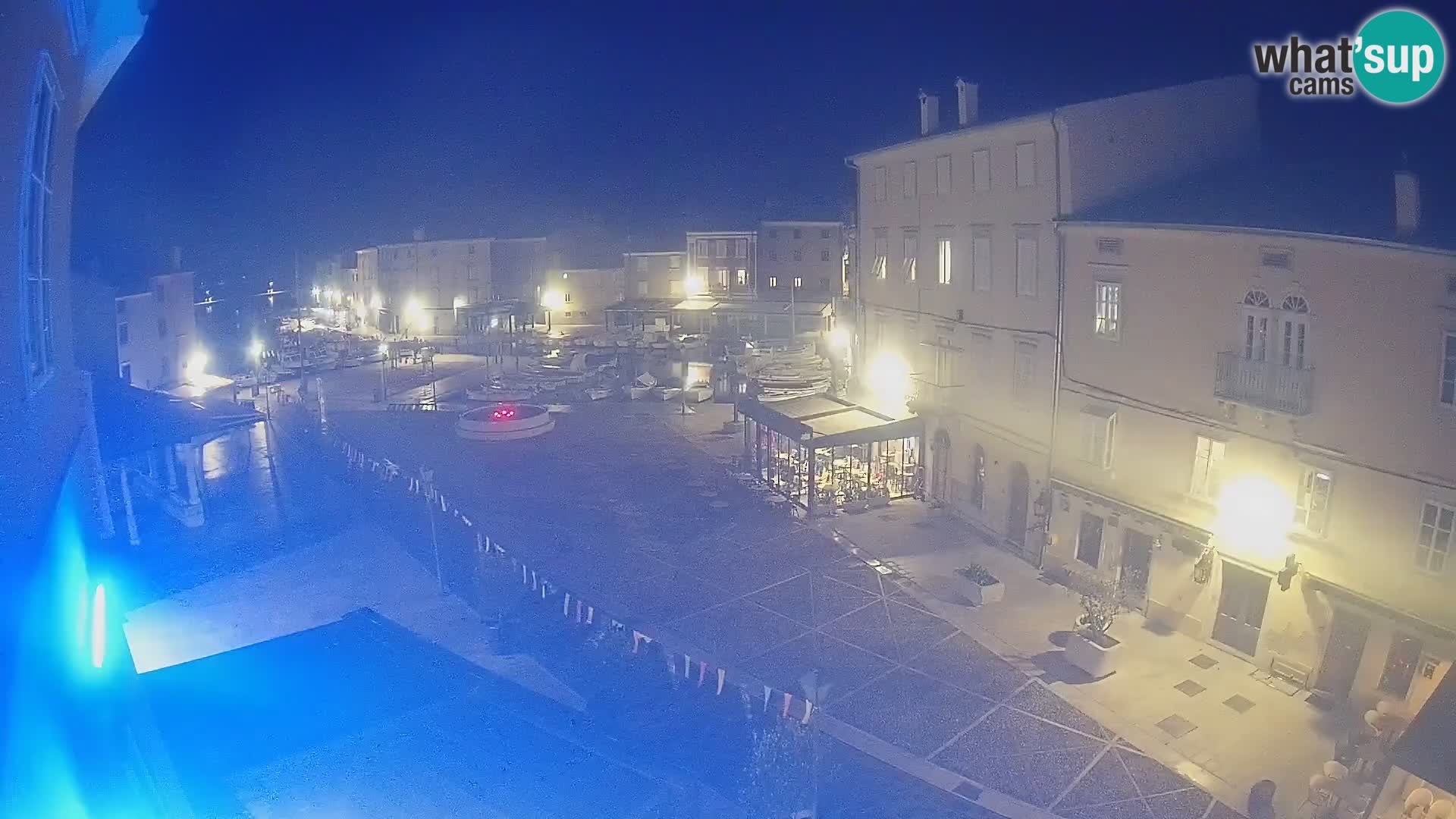 LIVE cam Cres città – piazza principale e “mandrač” – isola di Cherso – Croazia