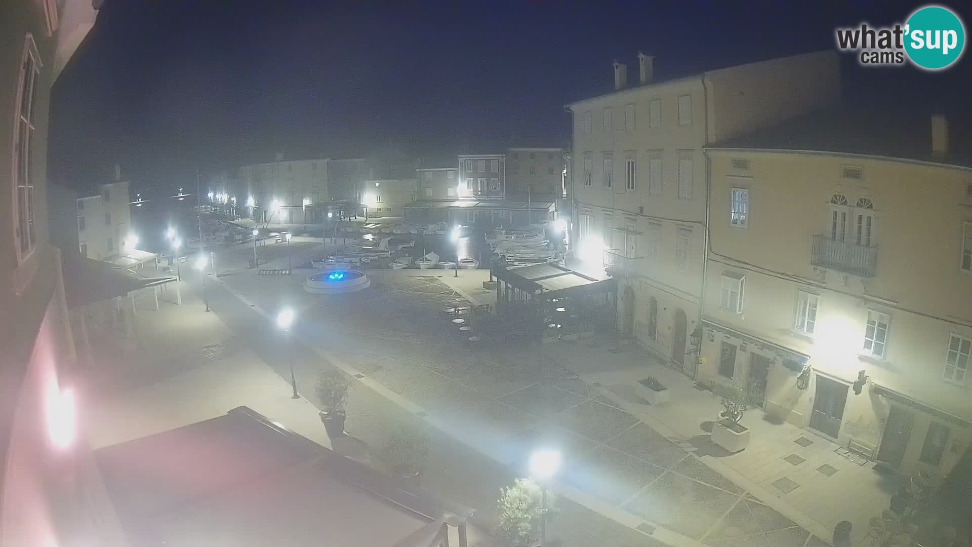 LIVE cam Cres Stadt – Hauptplatz und “mandrač” – Cres Insel – Kroatien