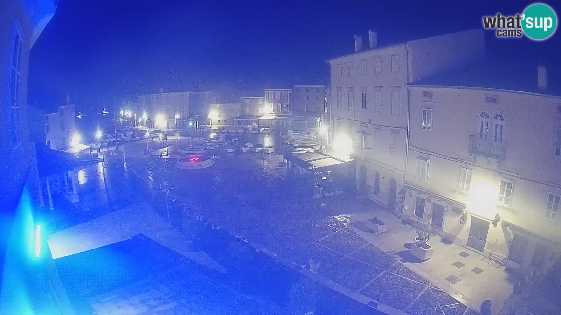 LIVE cam Cres città – piazza principale e “mandrač” – isola di Cherso – Croazia