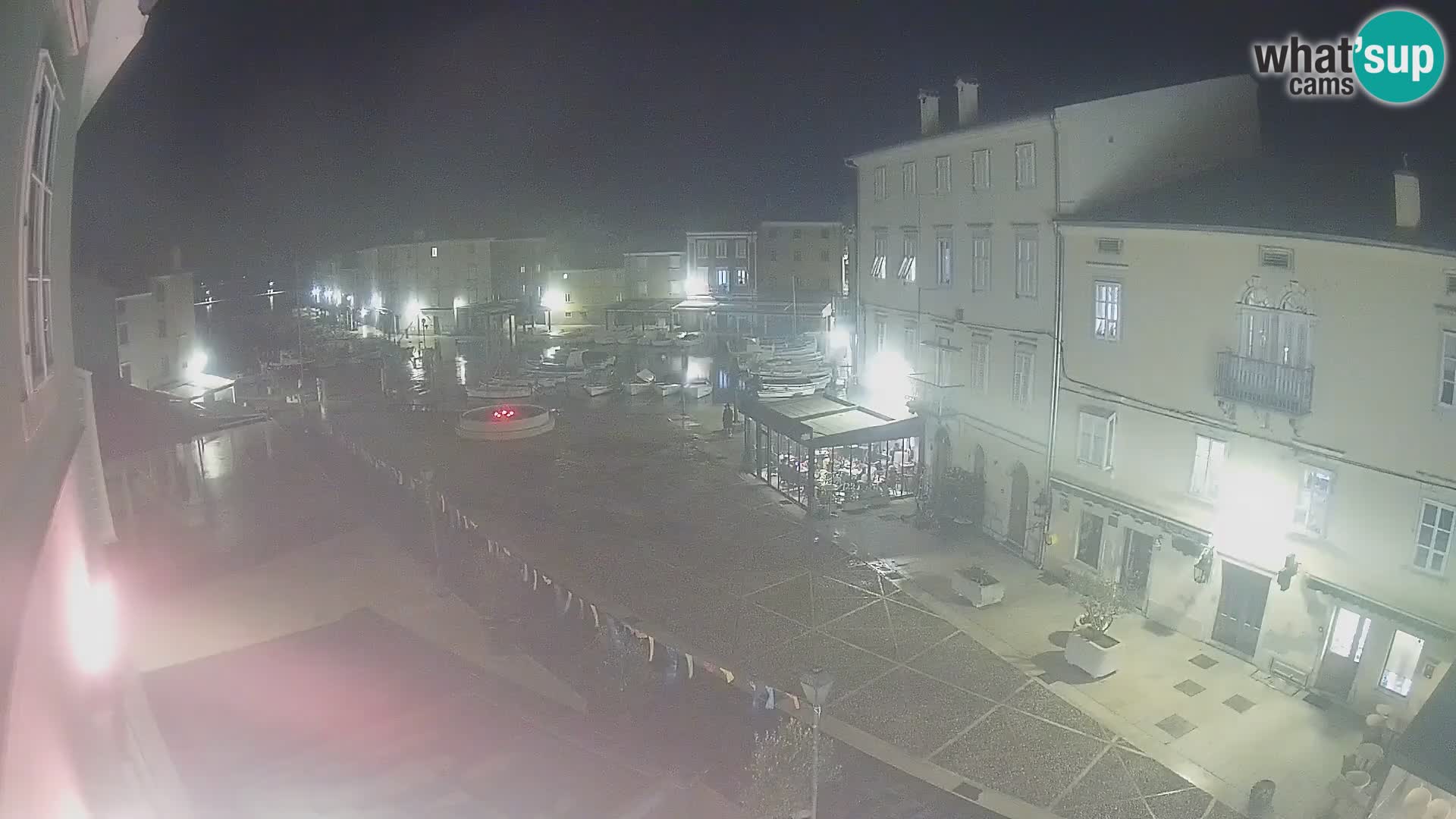 LIVE cam Cres città – piazza principale e “mandrač” – isola di Cherso – Croazia