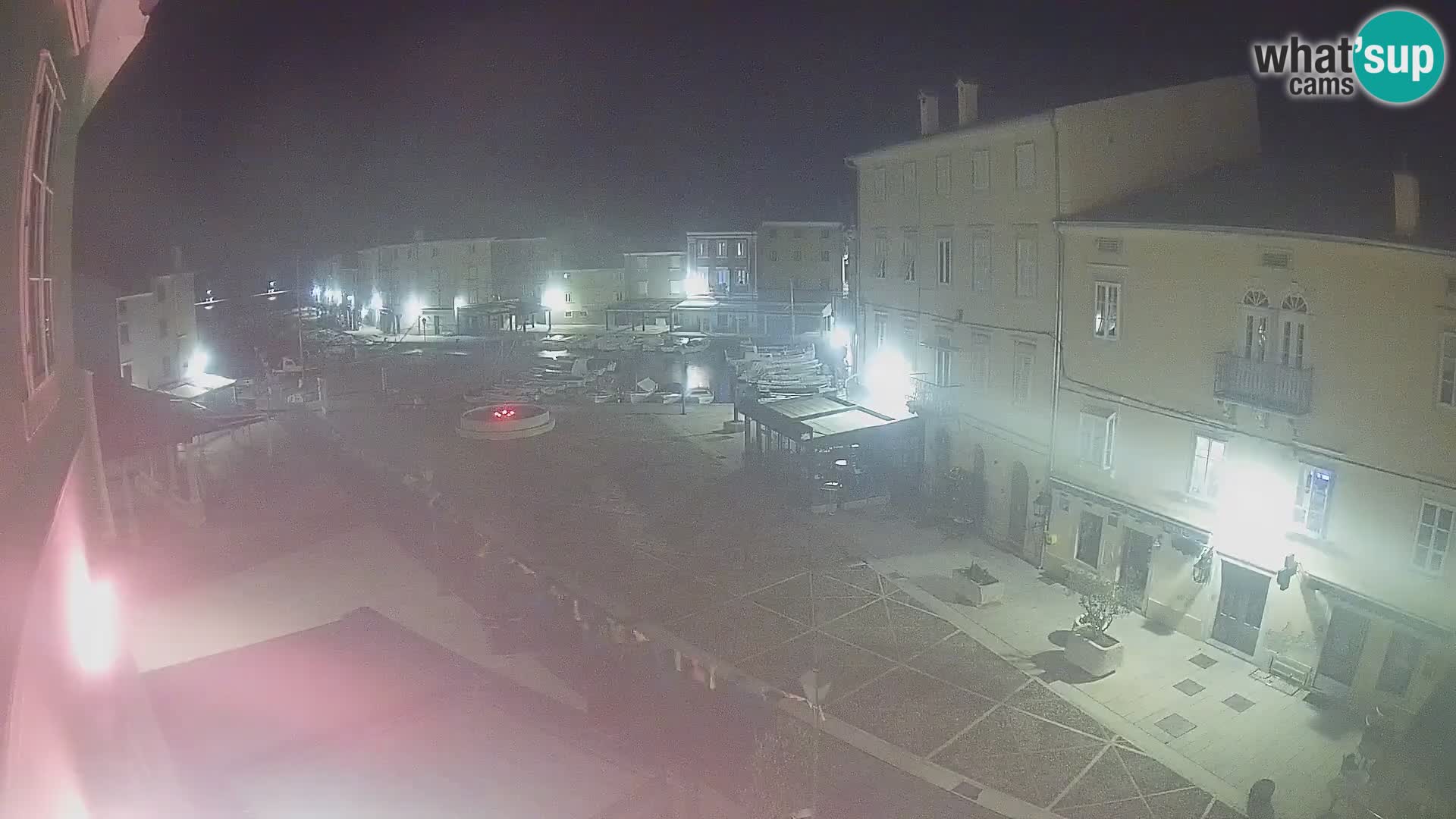 LIVE cam Cres Stadt – Hauptplatz und “mandrač” – Cres Insel – Kroatien