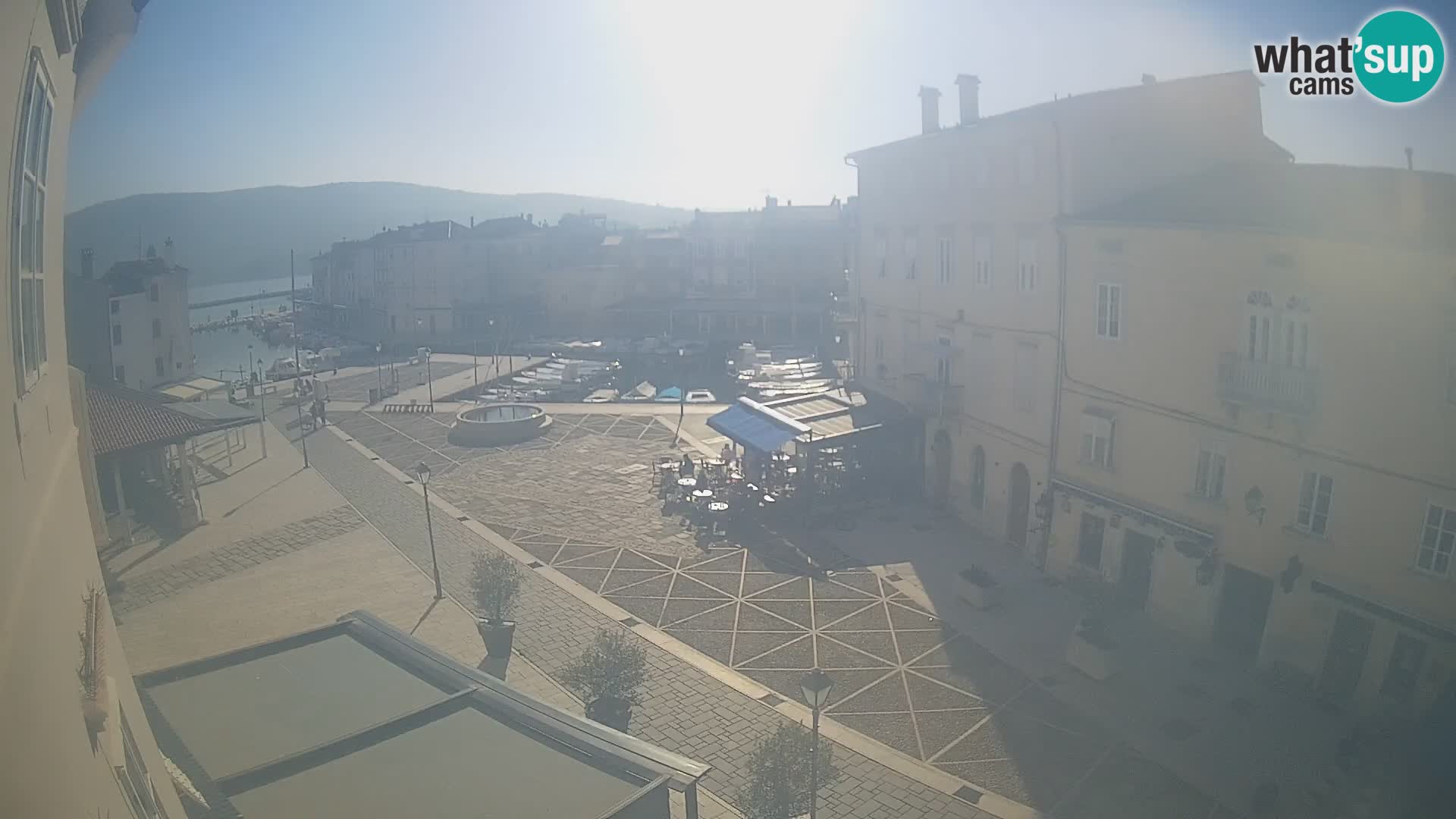 LIVE cam Cres city – main square and “mandrač” – Cres island – Croatia