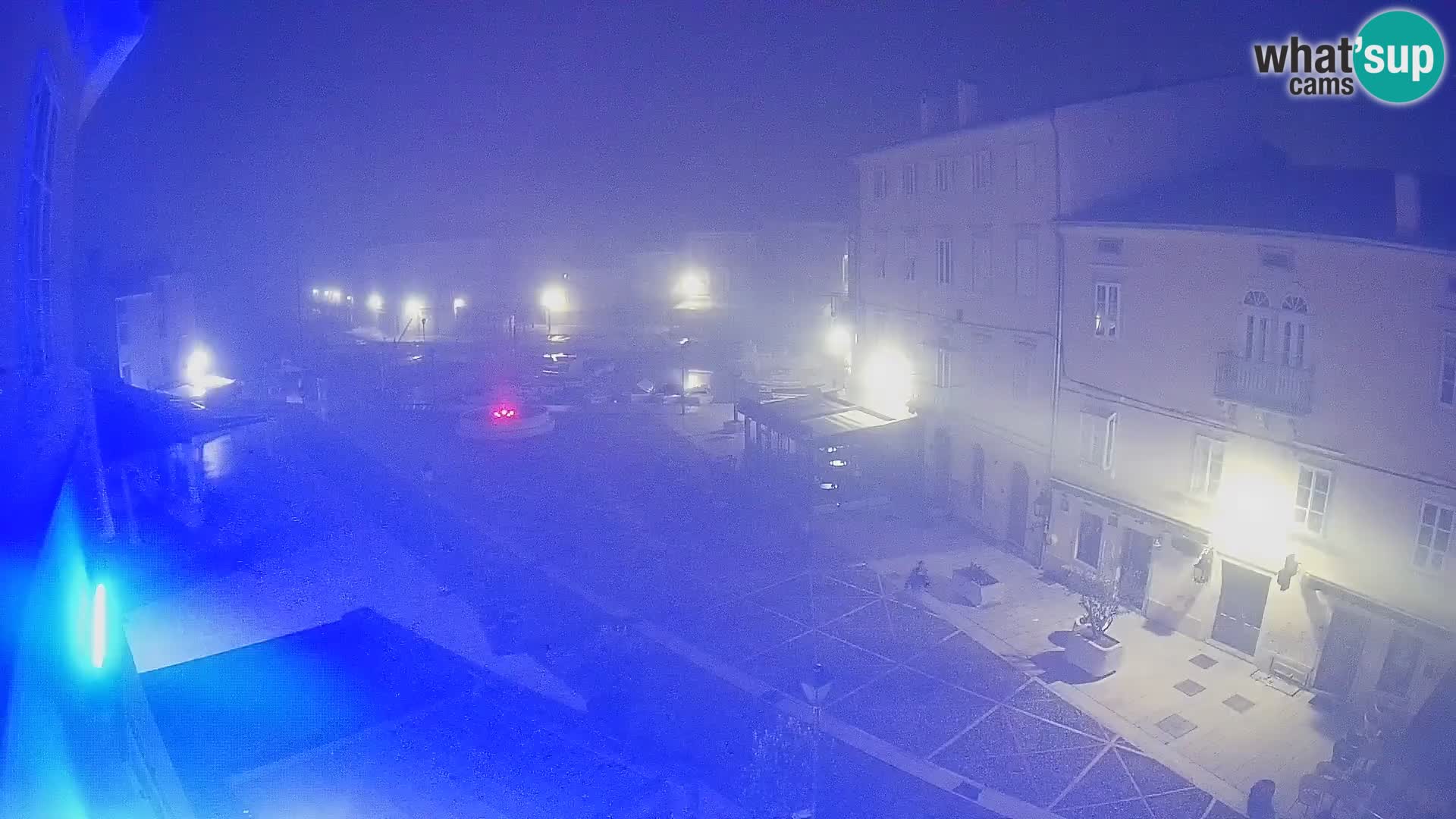 Kamera v ŽIVO Cres mesto – glavni trg in “mandrač” – otok Cres – Hrvaška