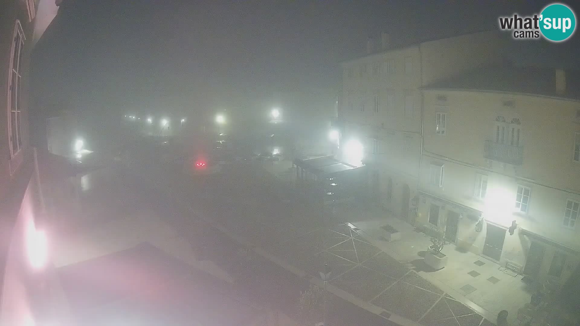 LIVE cam Cres city – place principale et “mandrač” – île de Cres – Croatie