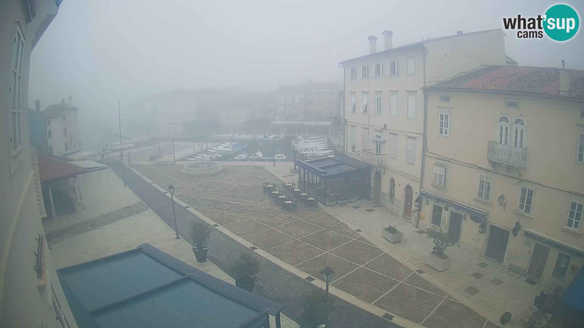 LIVE cam Cres city – place principale et “mandrač” – île de Cres – Croatie