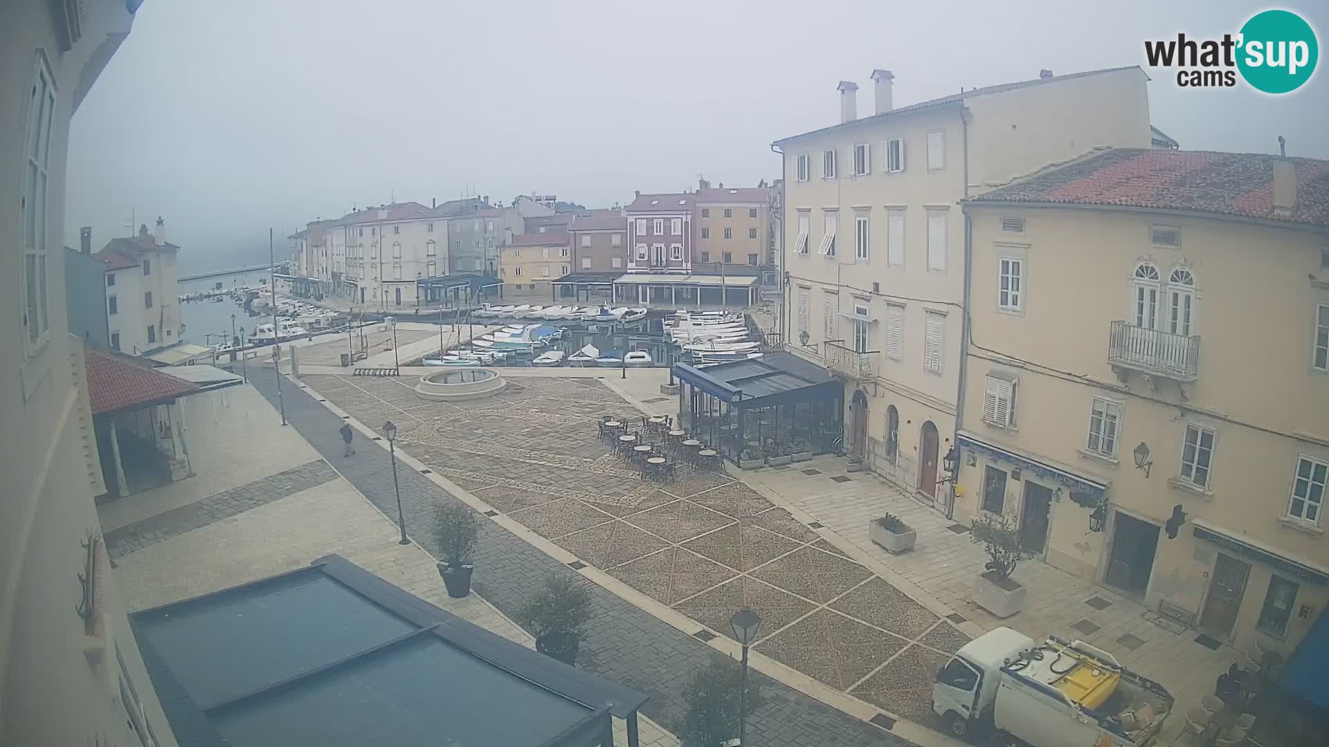 LIVE cam Cres Stadt – Hauptplatz und “mandrač” – Cres Insel – Kroatien