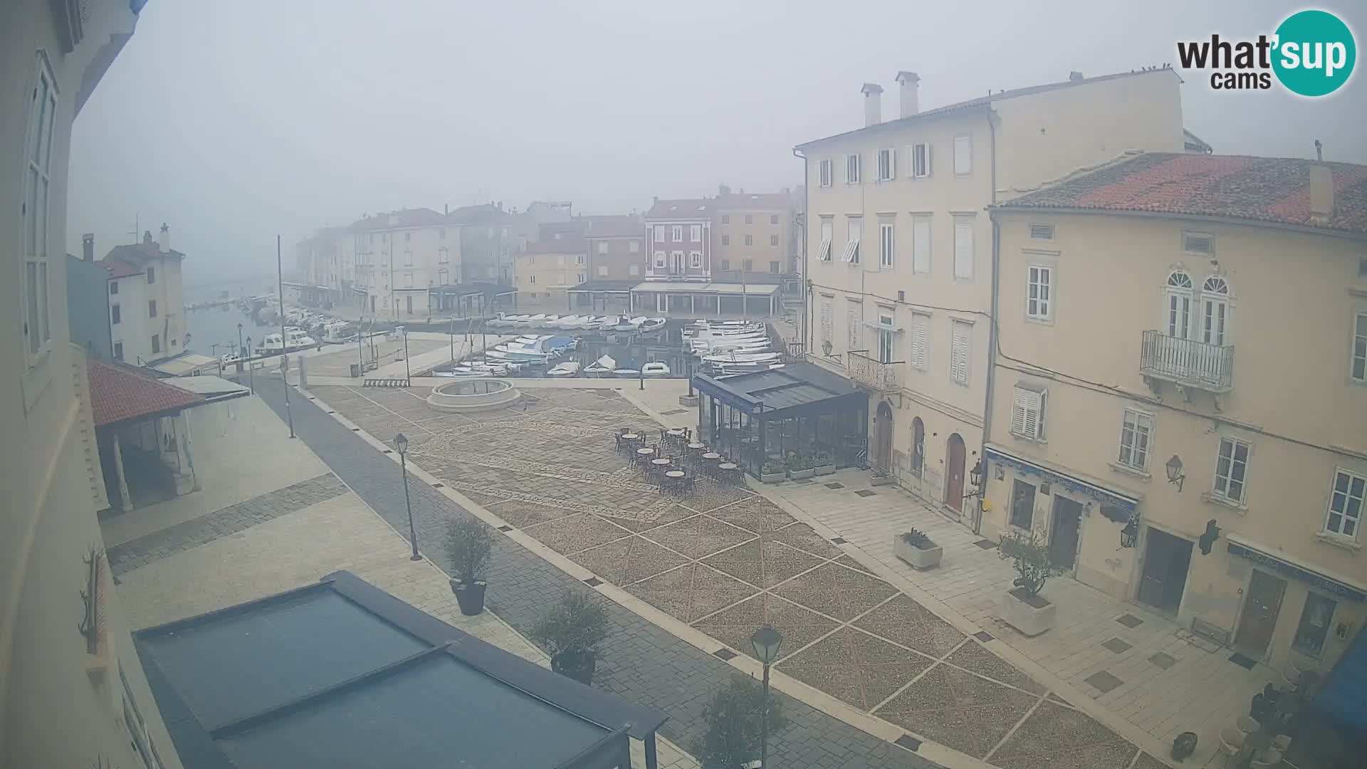 LIVE cam Cres Stadt – Hauptplatz und “mandrač” – Cres Insel – Kroatien