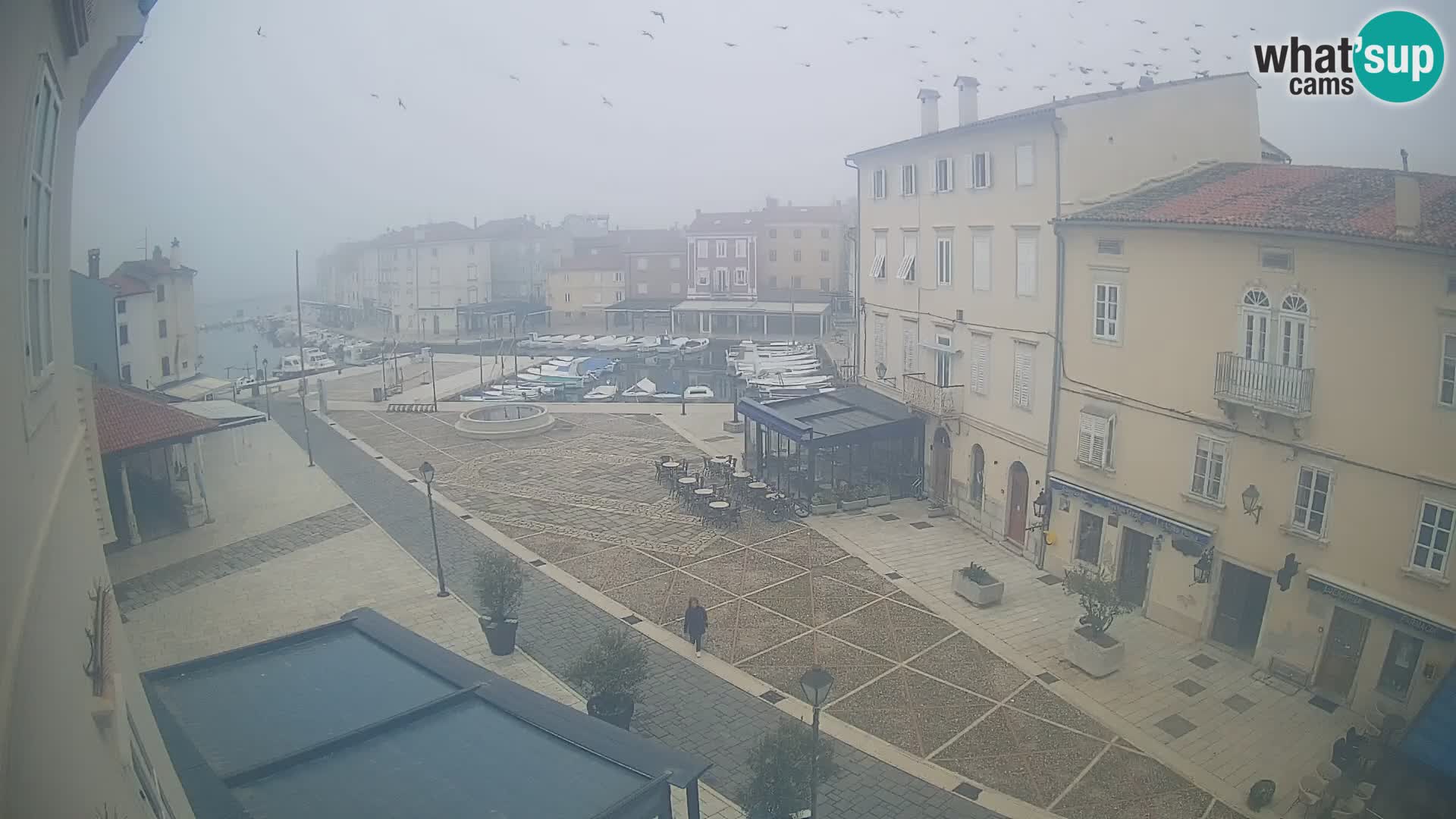 LIVE cam Cres city – place principale et « mandrač » – île de Cres – Croatie
