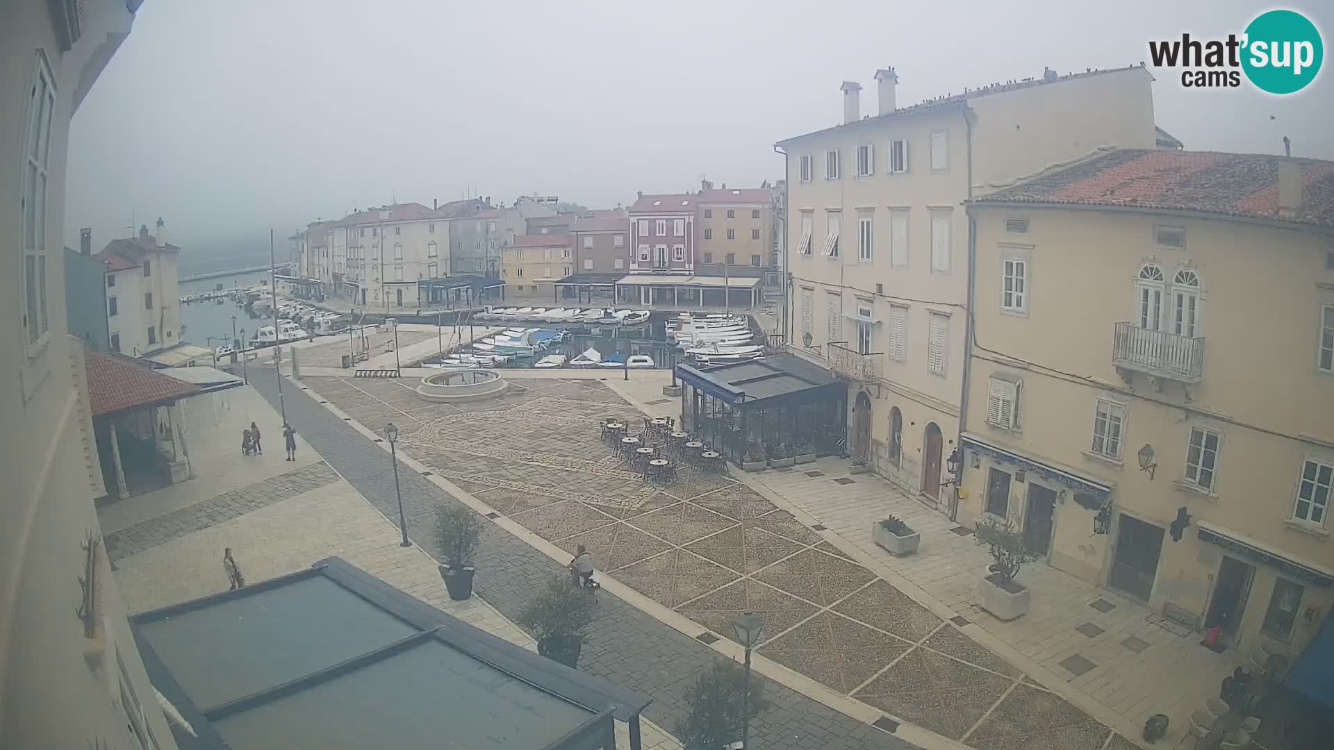 LIVE cam Cres Stadt – Hauptplatz und “mandrač” – Cres Insel – Kroatien