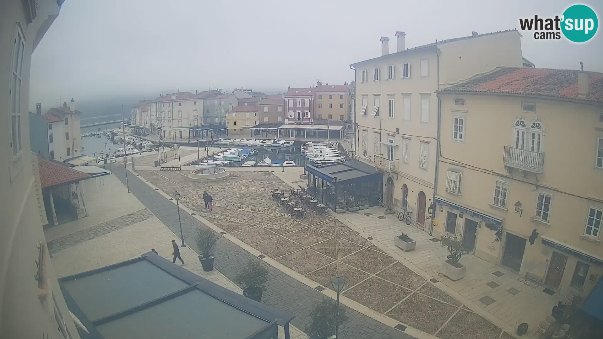 LIVE cam Cres city – place principale et « mandrač » – île de Cres – Croatie