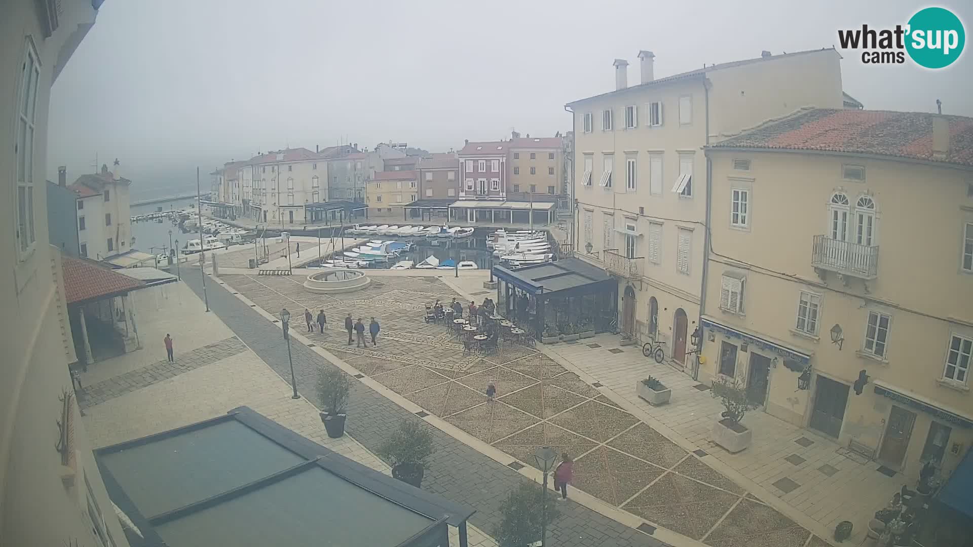 LIVE cam Cres Stadt – Hauptplatz und “mandrač” – Cres Insel – Kroatien