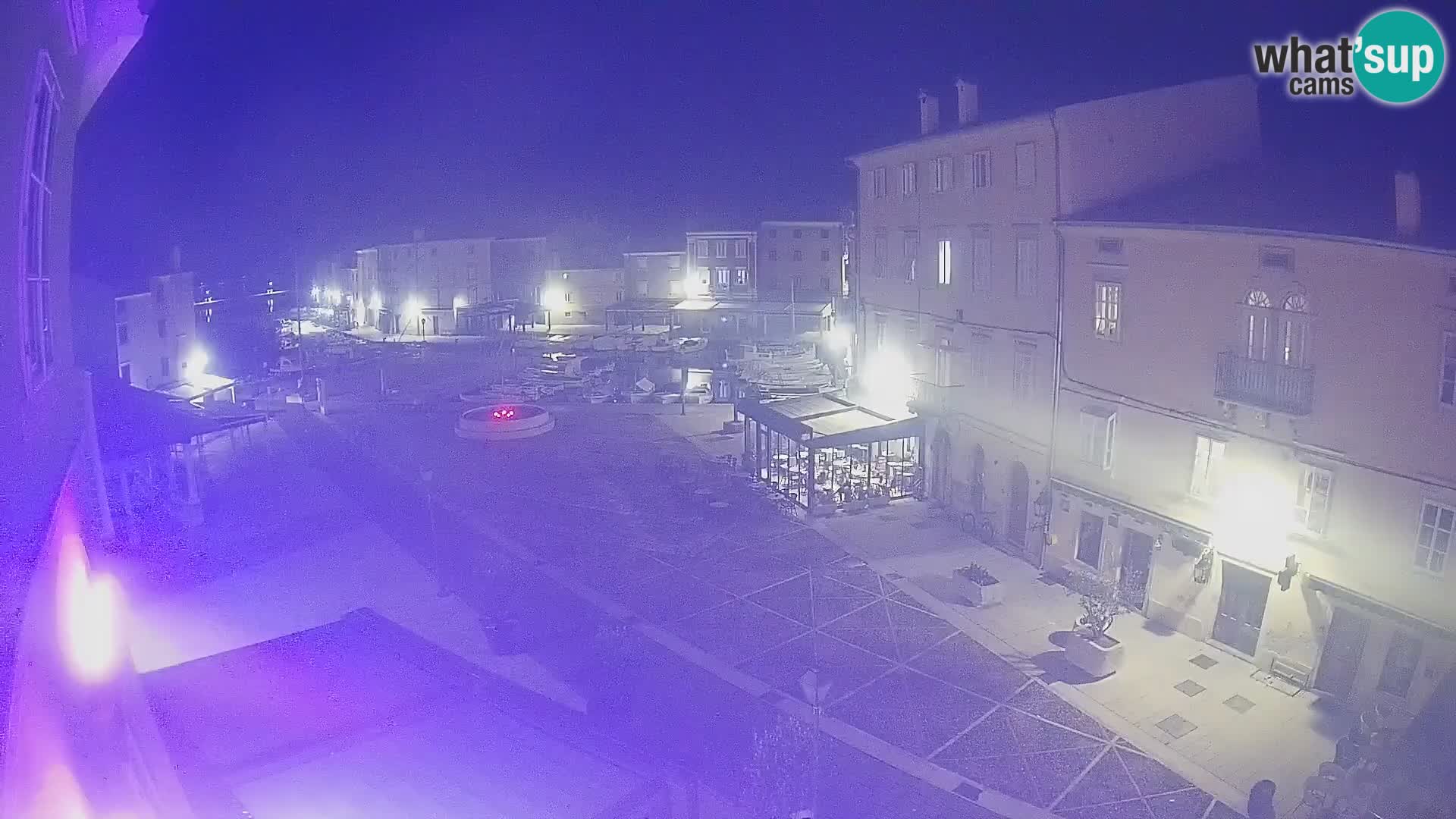 LIVE cam Cres city – place principale et « mandrač » – île de Cres – Croatie