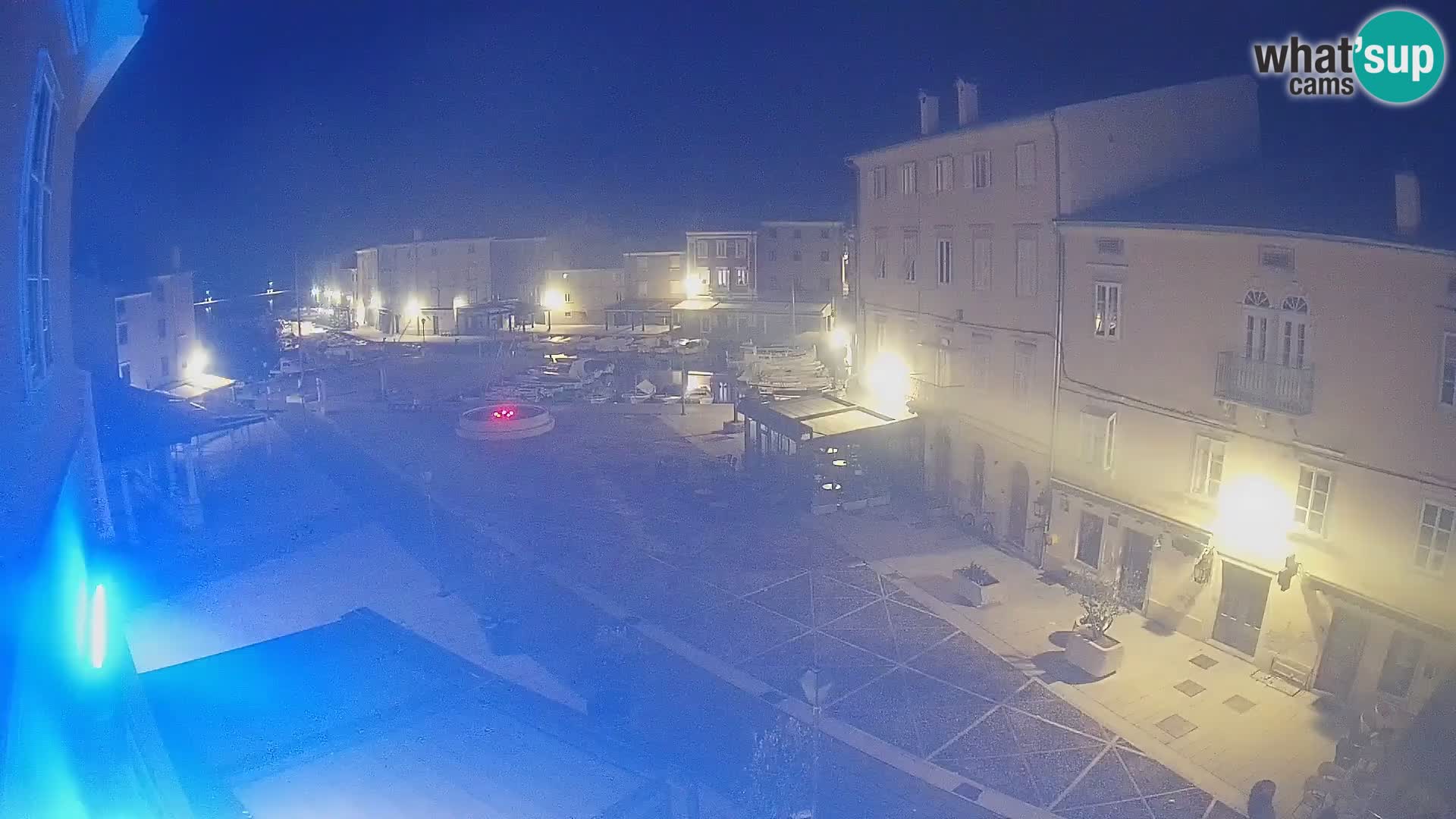 LIVE cam Cres city – place principale et « mandrač » – île de Cres – Croatie