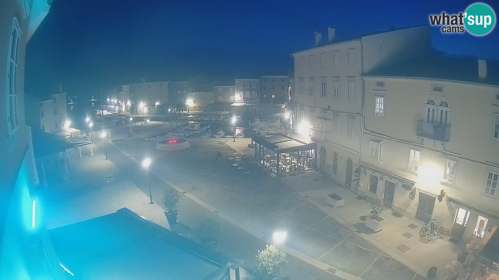 LIVE cam Cres city – place principale et “mandrač” – île de Cres – Croatie