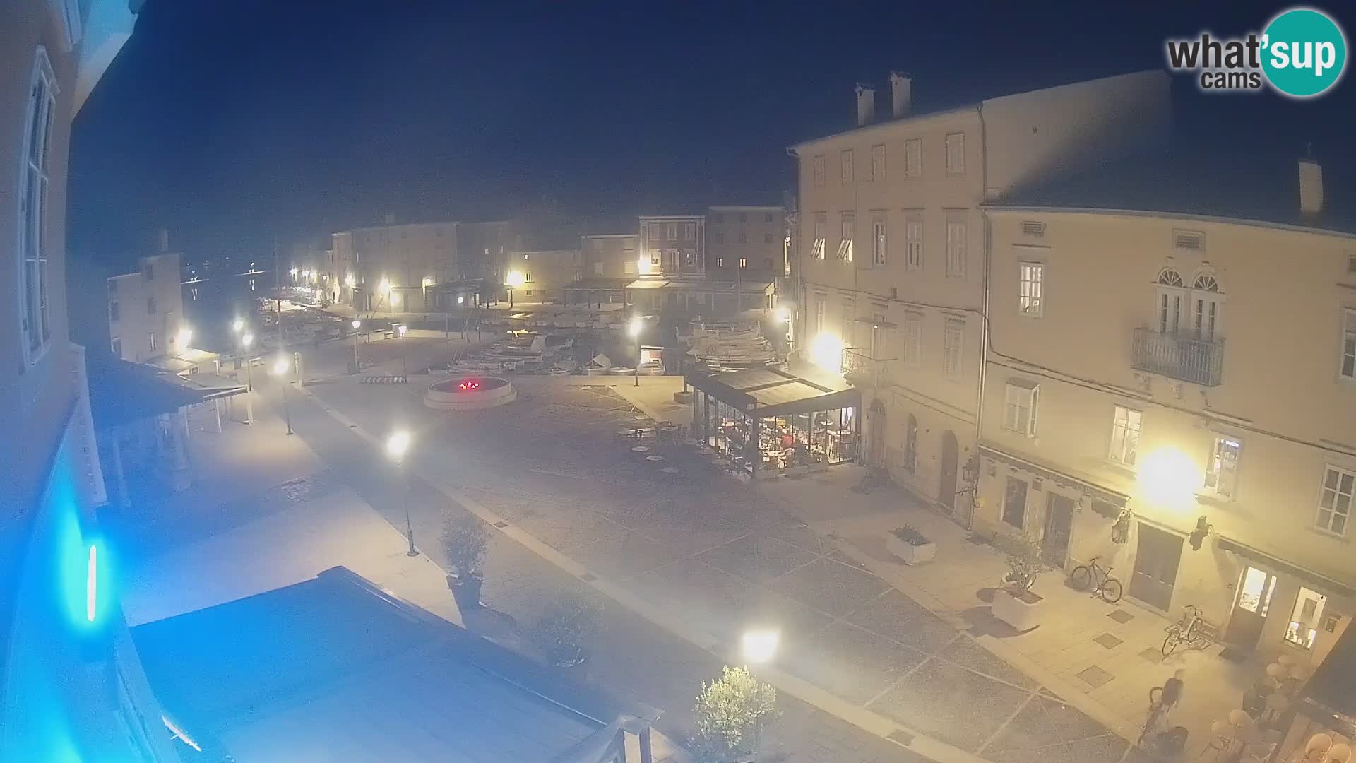 Cámara en vivo ciudad de Cres – plaza principal y “mandrač” – isla de Cres – Croacia