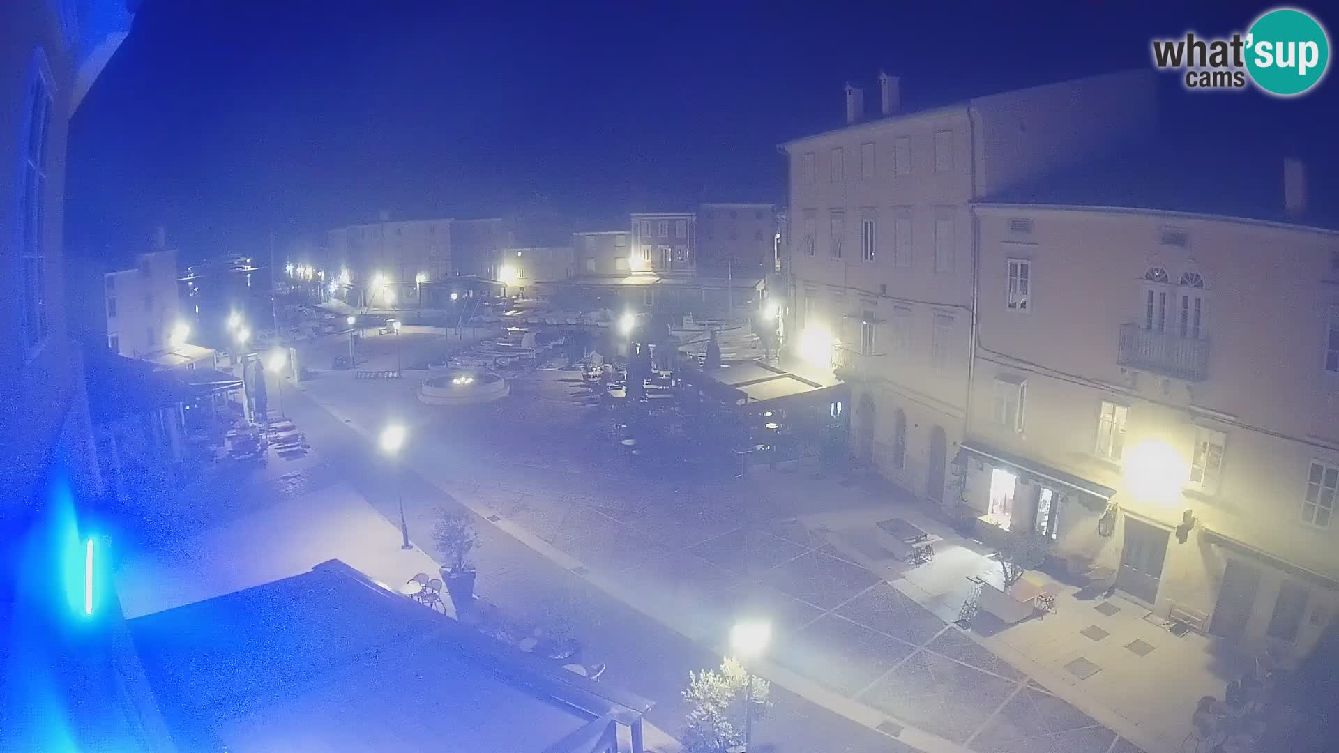 Cámara en vivo ciudad de Cres – plaza principal y “mandrač” – isla de Cres – Croacia