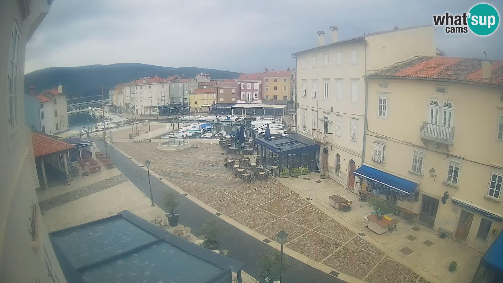 LIVE cam Cres Stadt – Hauptplatz und “mandrač” – Cres Insel – Kroatien