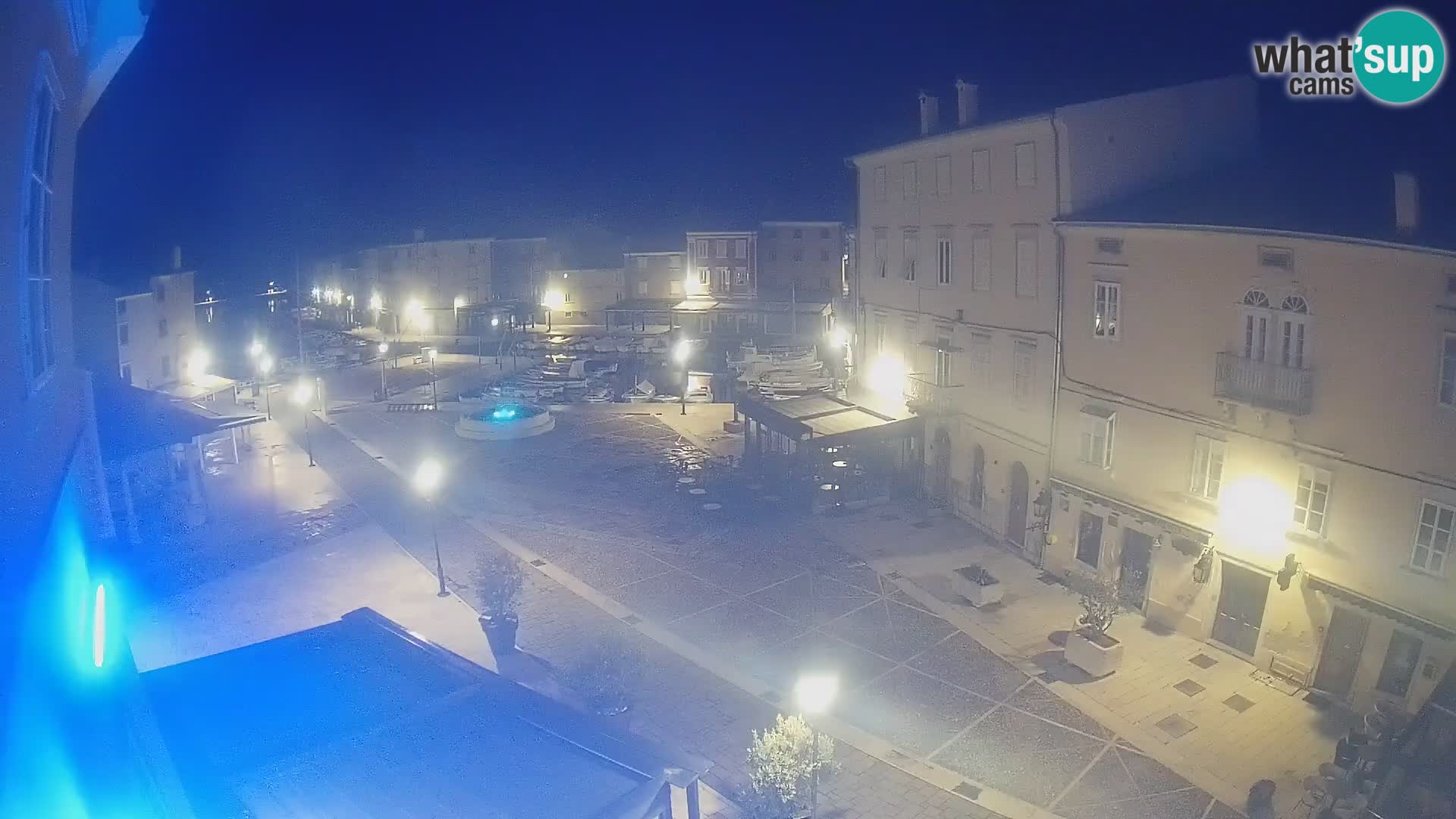 LIVE cam Cres city – place principale et “mandrač” – île de Cres – Croatie