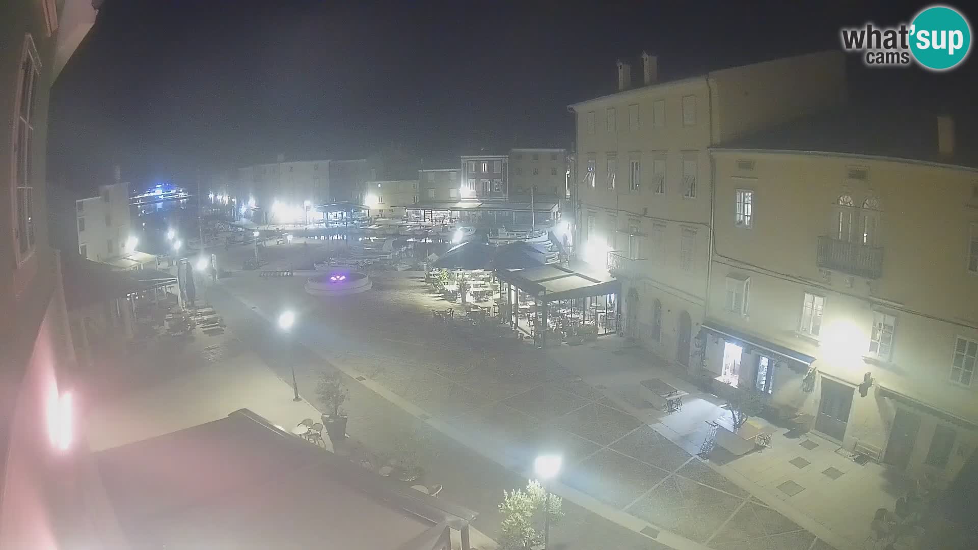 LIVE cam Cres Stadt – Hauptplatz und “mandrač” – Cres Insel – Kroatien