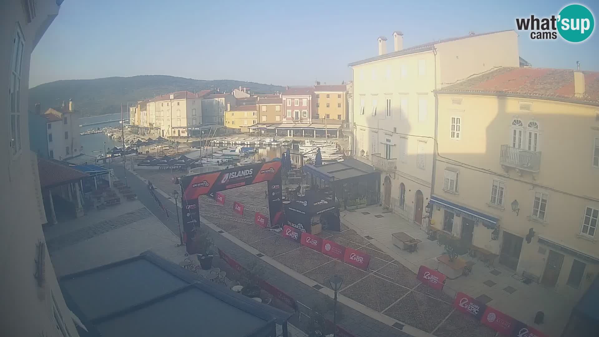 LIVE cam Cres Stadt – Hauptplatz und “mandrač” – Cres Insel – Kroatien