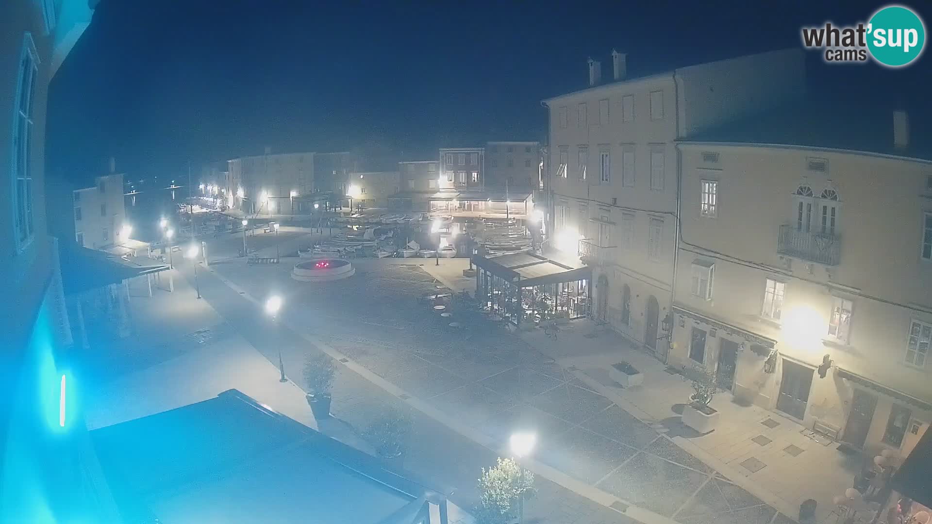 Cámara en vivo ciudad de Cres – plaza principal y “mandrač” – isla de Cres – Croacia