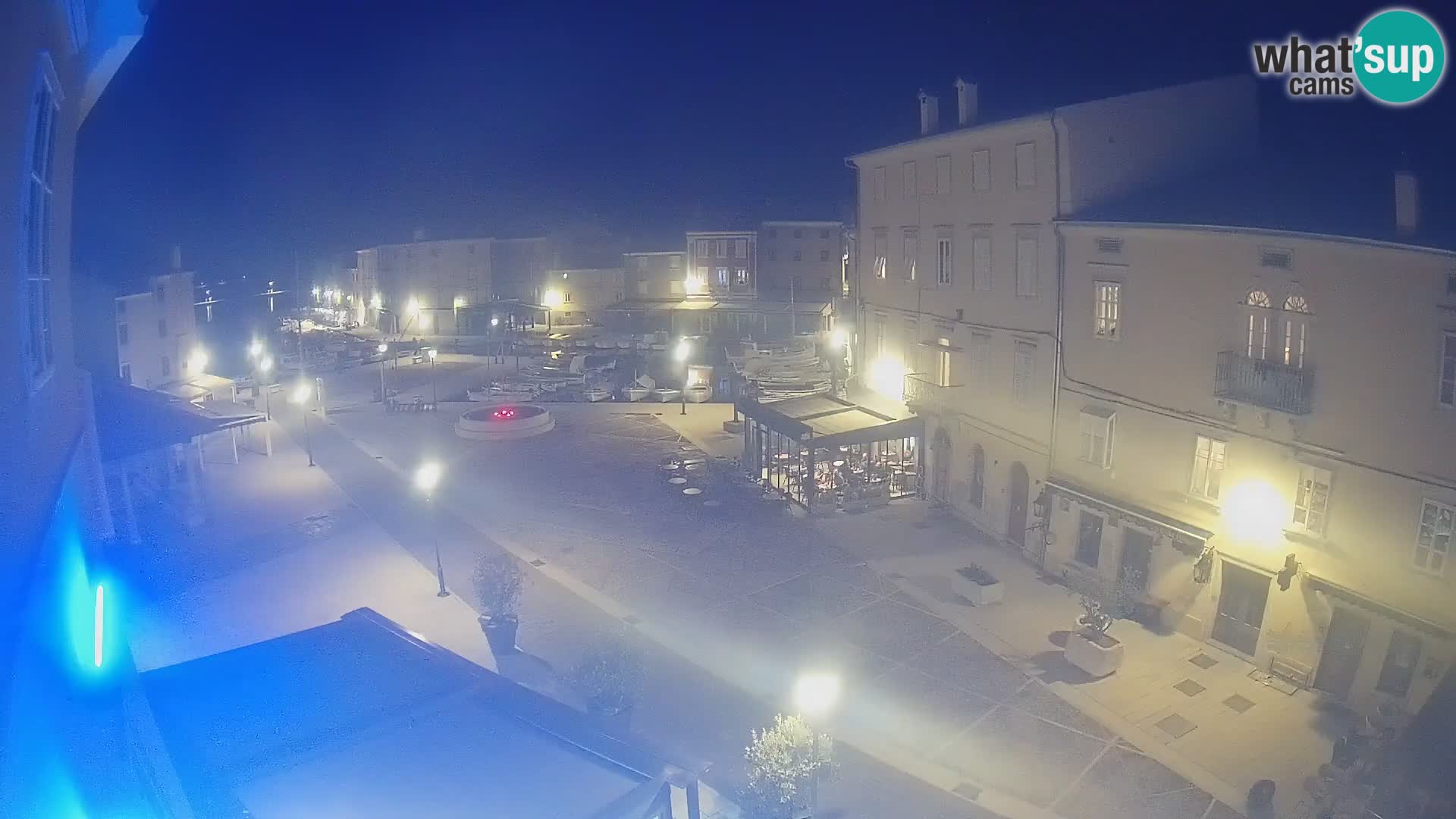 LIVE cam Cres city – place principale et “mandrač” – île de Cres – Croatie