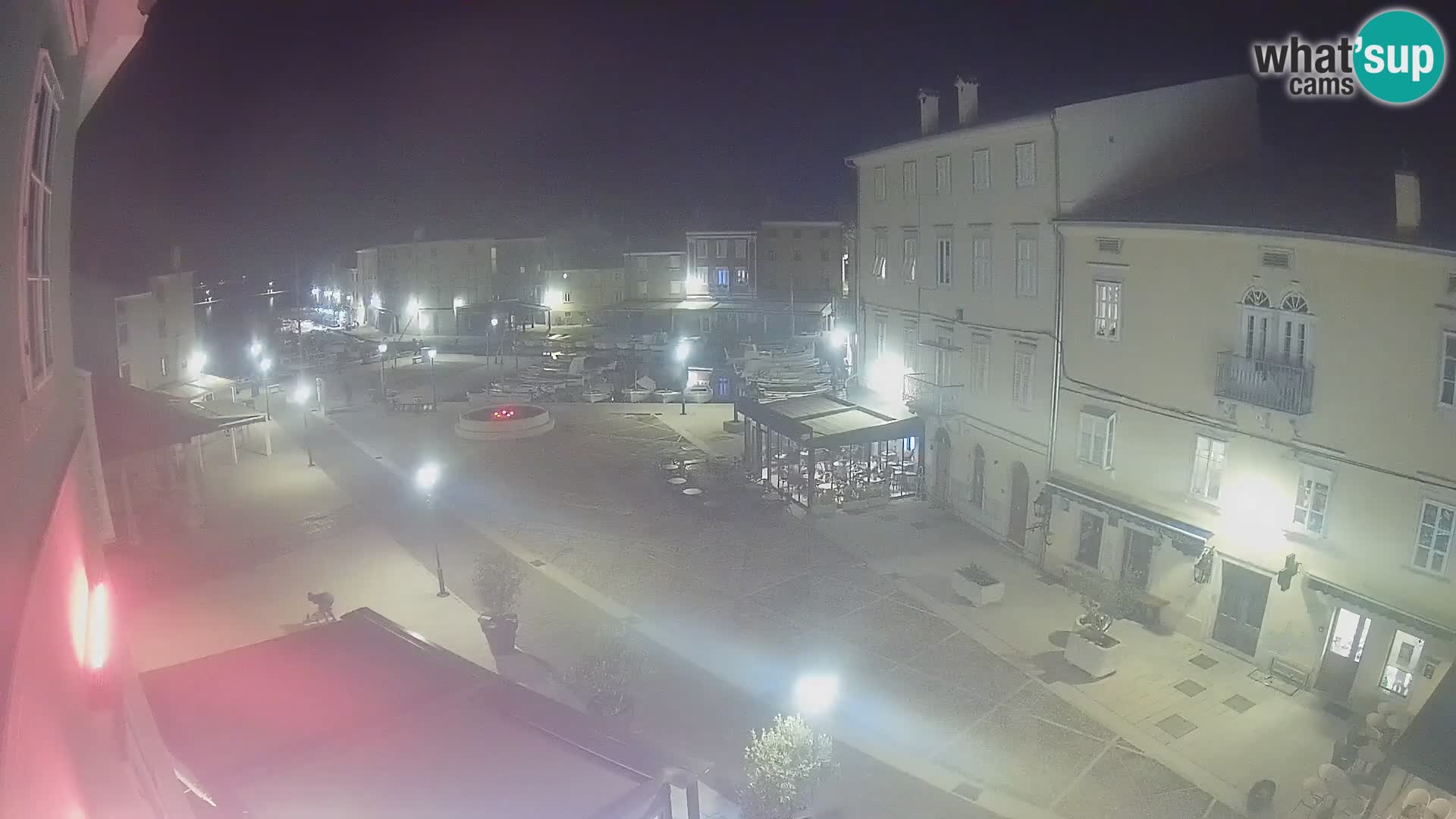 Cámara en vivo ciudad de Cres – plaza principal y “mandrač” – isla de Cres – Croacia