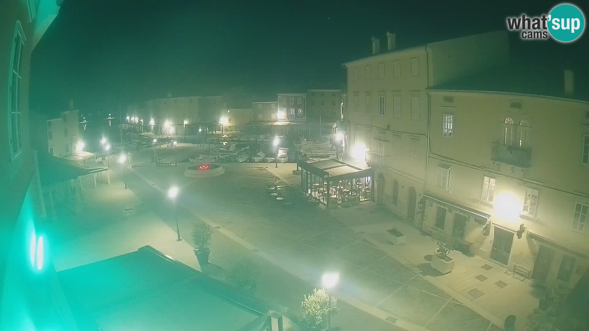 LIVE cam Cres città – piazza principale e “mandrač” – isola di Cherso – Croazia