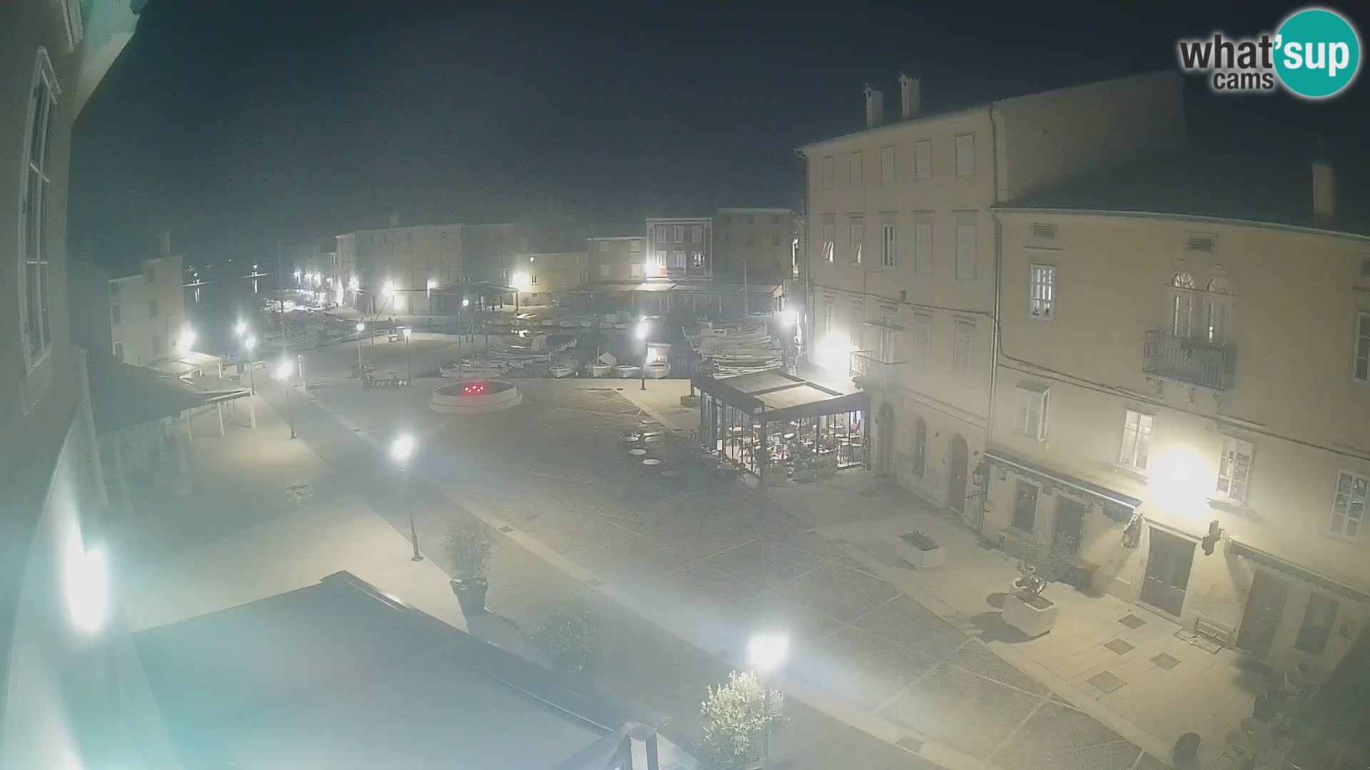 LIVE cam Cres city – place principale et “mandrač” – île de Cres – Croatie