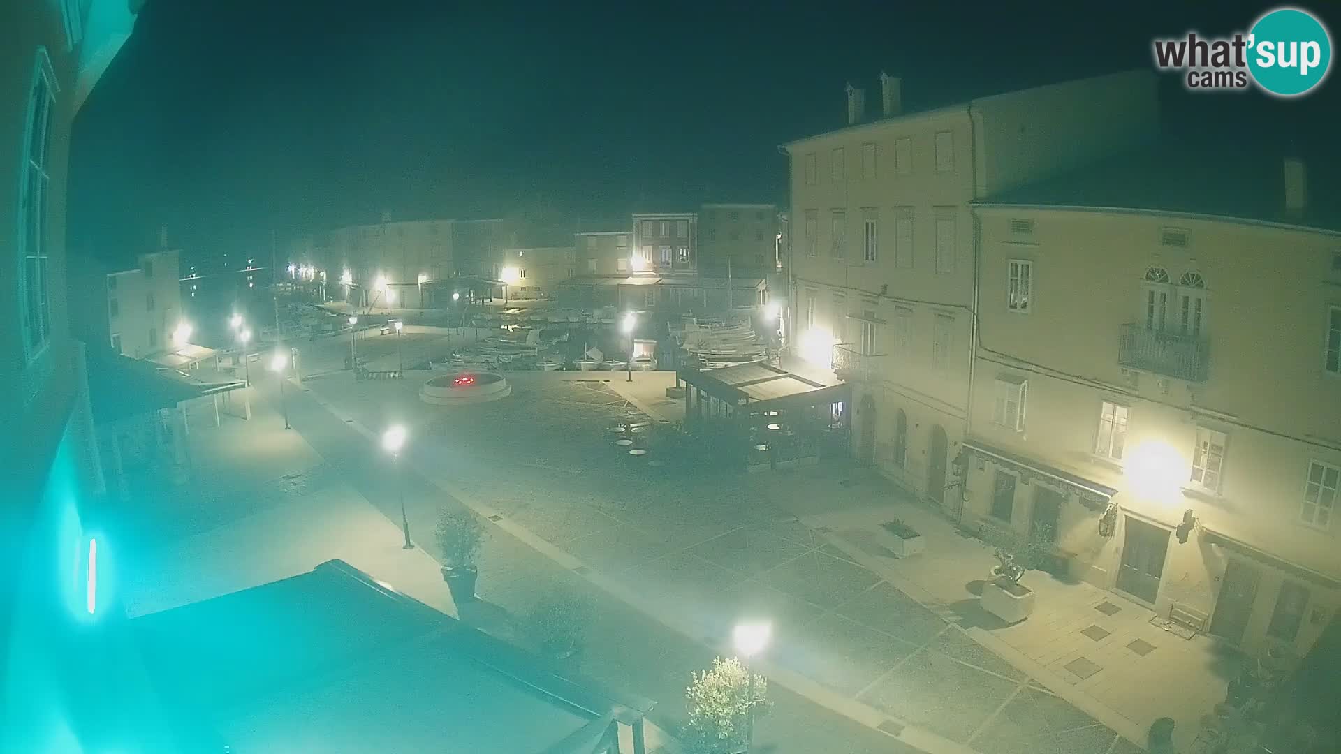 LIVE cam Cres città – piazza principale e “mandrač” – isola di Cherso – Croazia