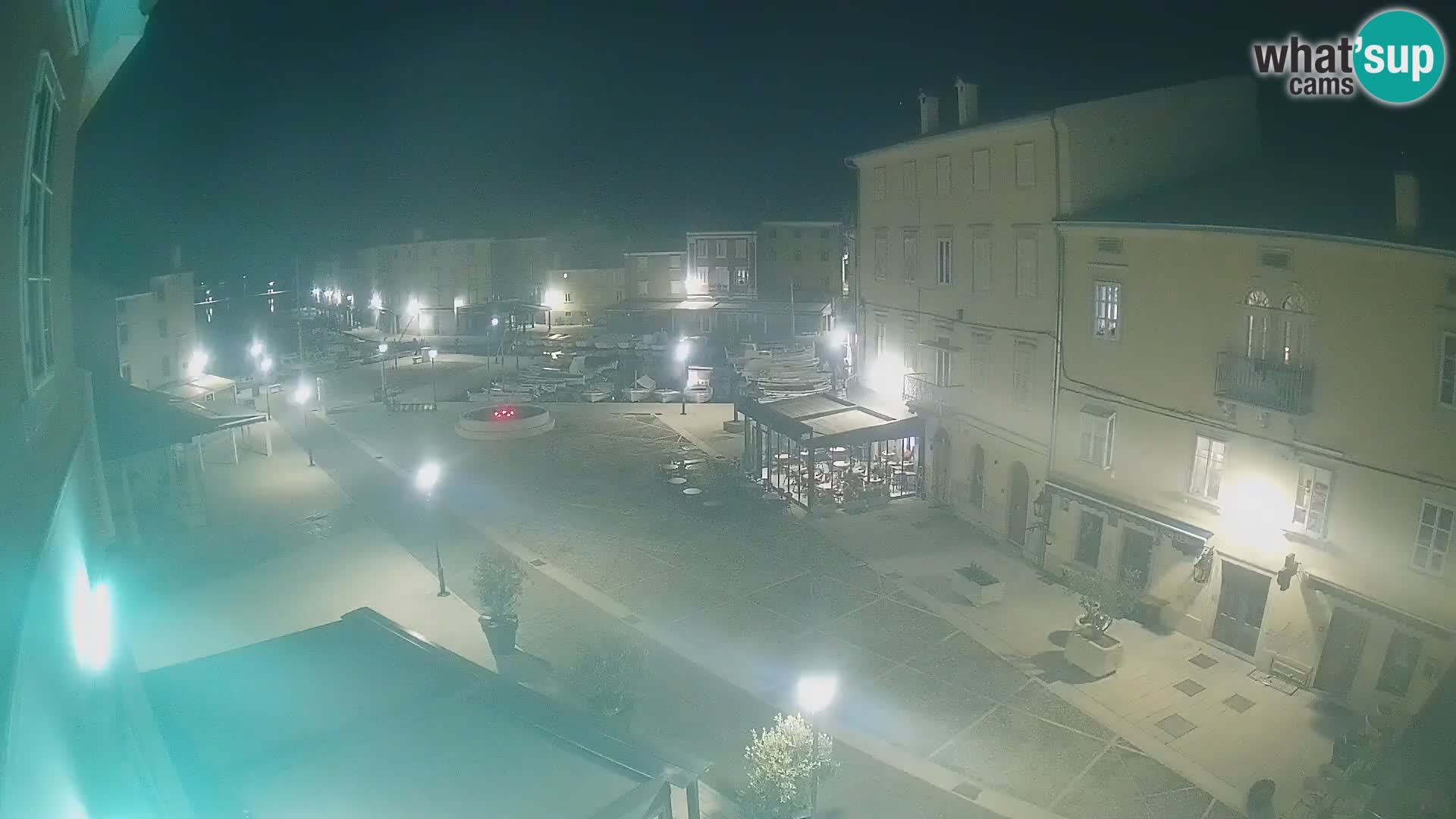 LIVE cam Cres city – place principale et “mandrač” – île de Cres – Croatie