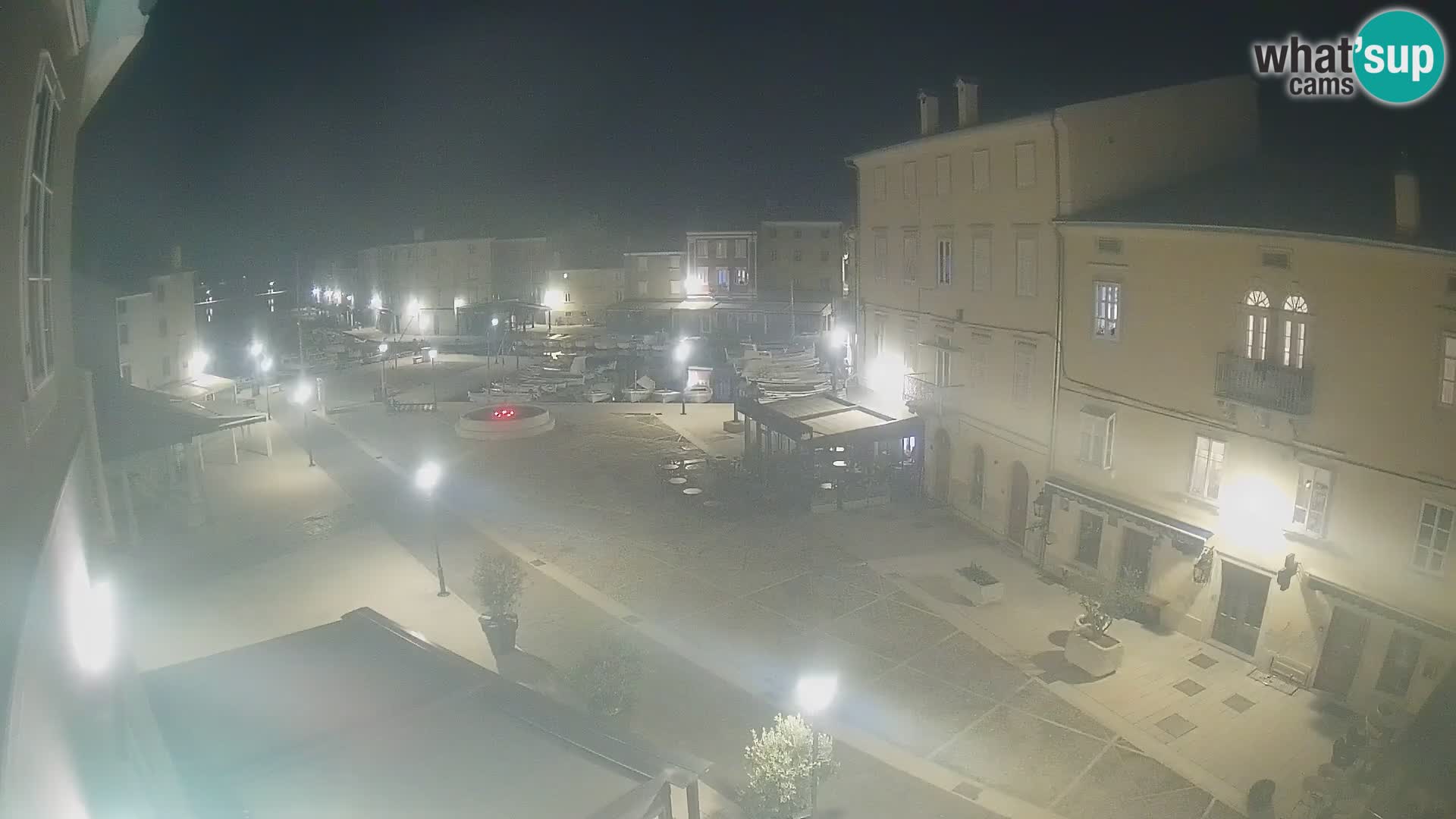 LIVE cam Cres città – piazza principale e “mandrač” – isola di Cherso – Croazia