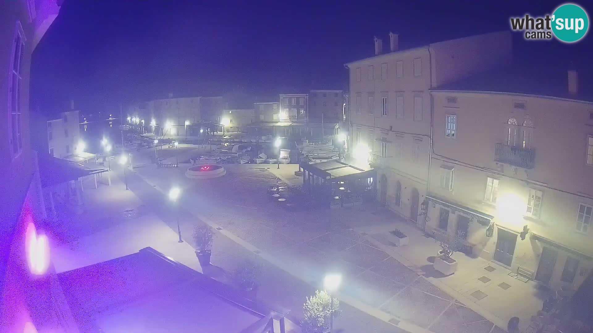LIVE cam Cres Stadt – Hauptplatz und “mandrač” – Cres Insel – Kroatien
