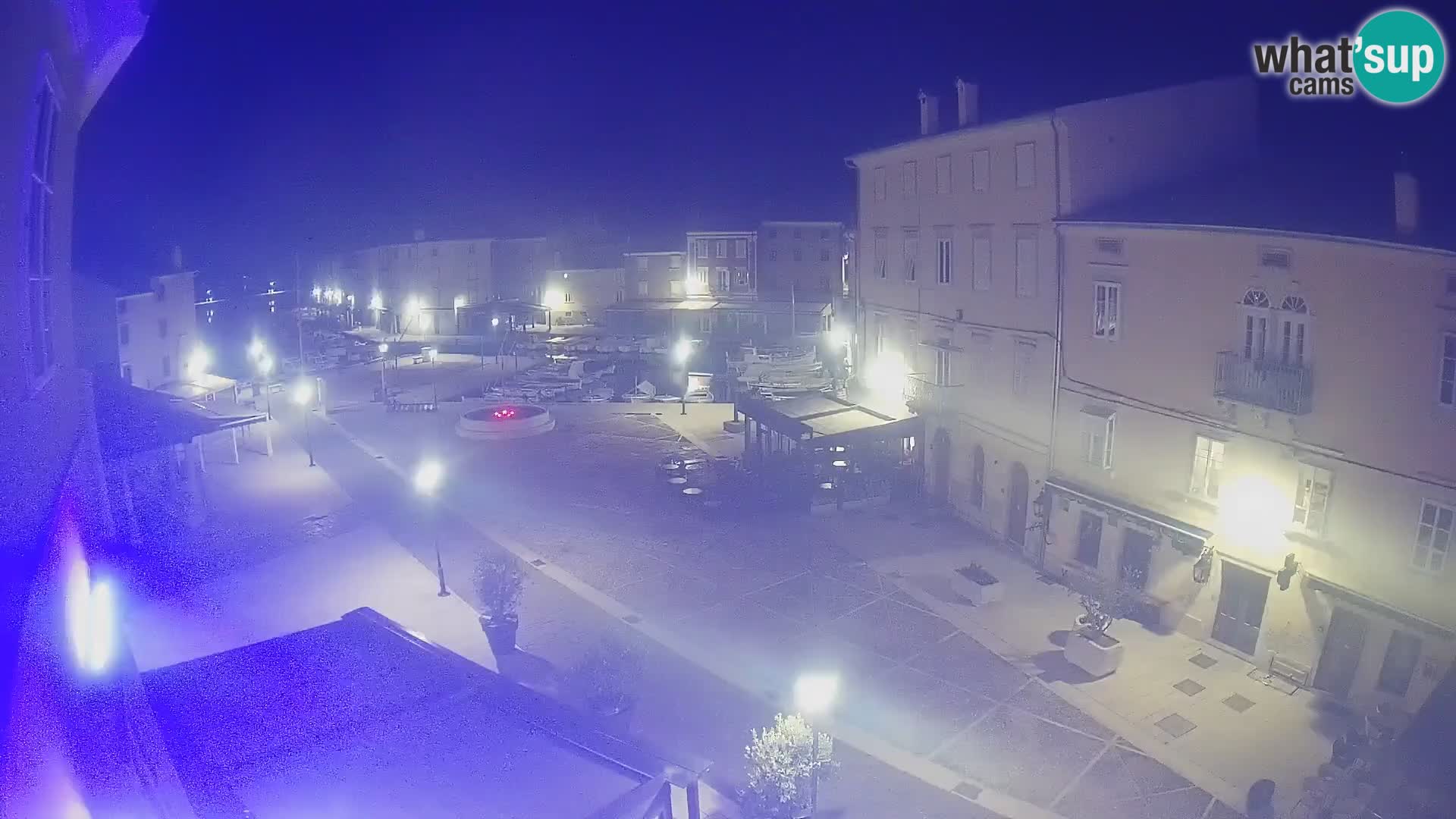 LIVE cam Cres città – piazza principale e “mandrač” – isola di Cherso – Croazia