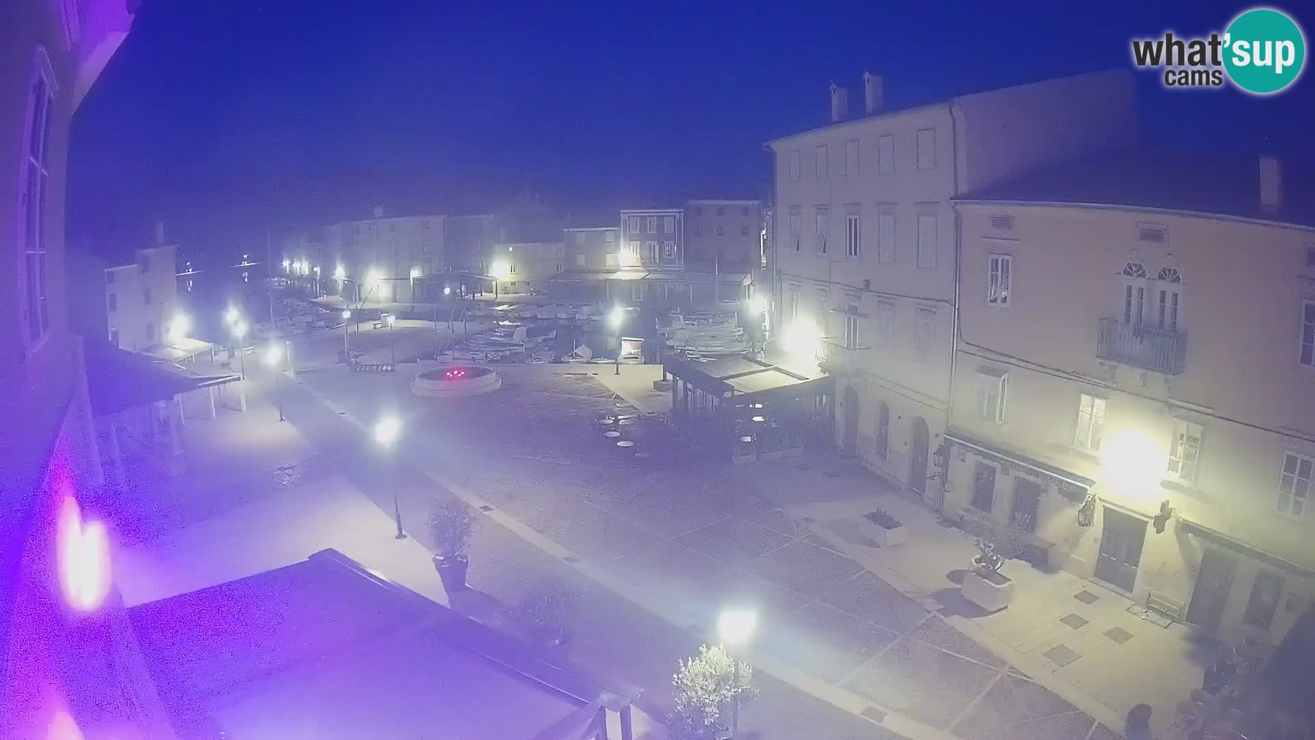 LIVE cam Cres città – piazza principale e “mandrač” – isola di Cherso – Croazia