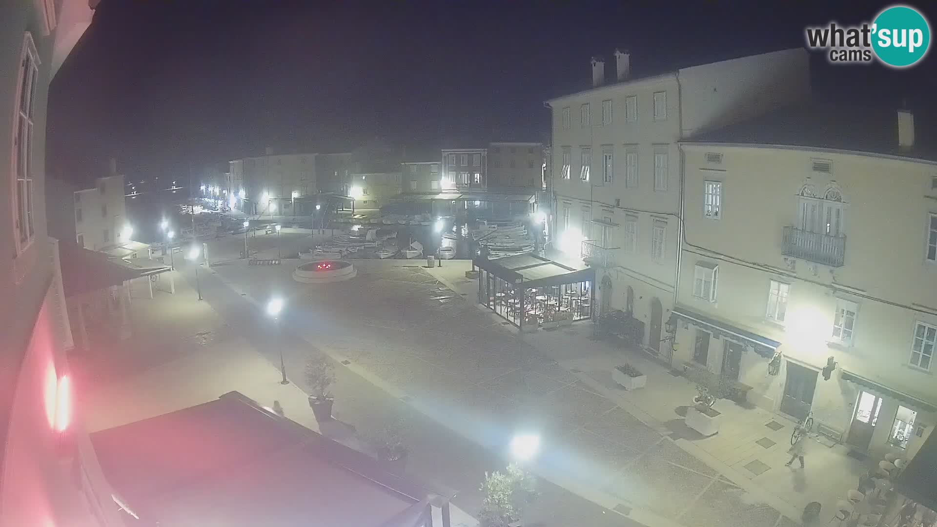 LIVE cam Cres city – place principale et “mandrač” – île de Cres – Croatie