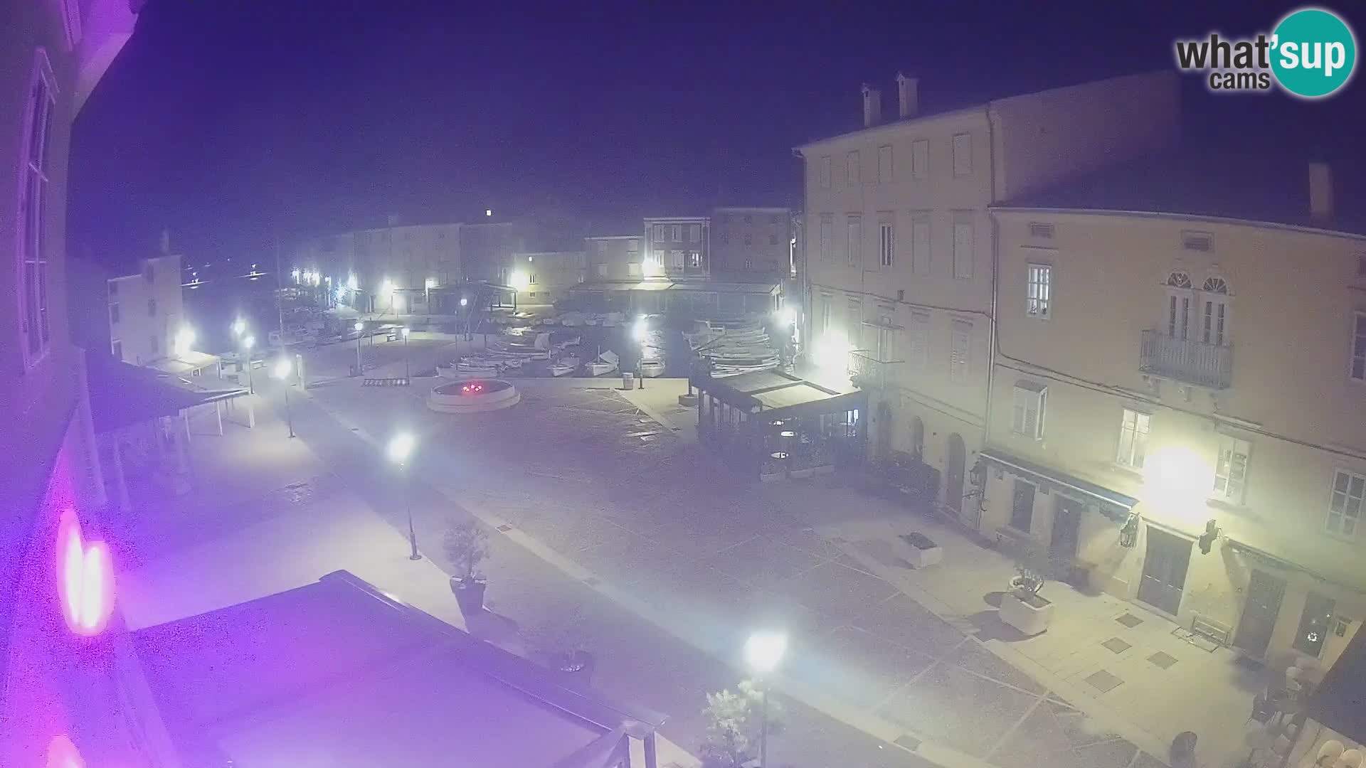 LIVE cam Cres città – piazza principale e “mandrač” – isola di Cherso – Croazia