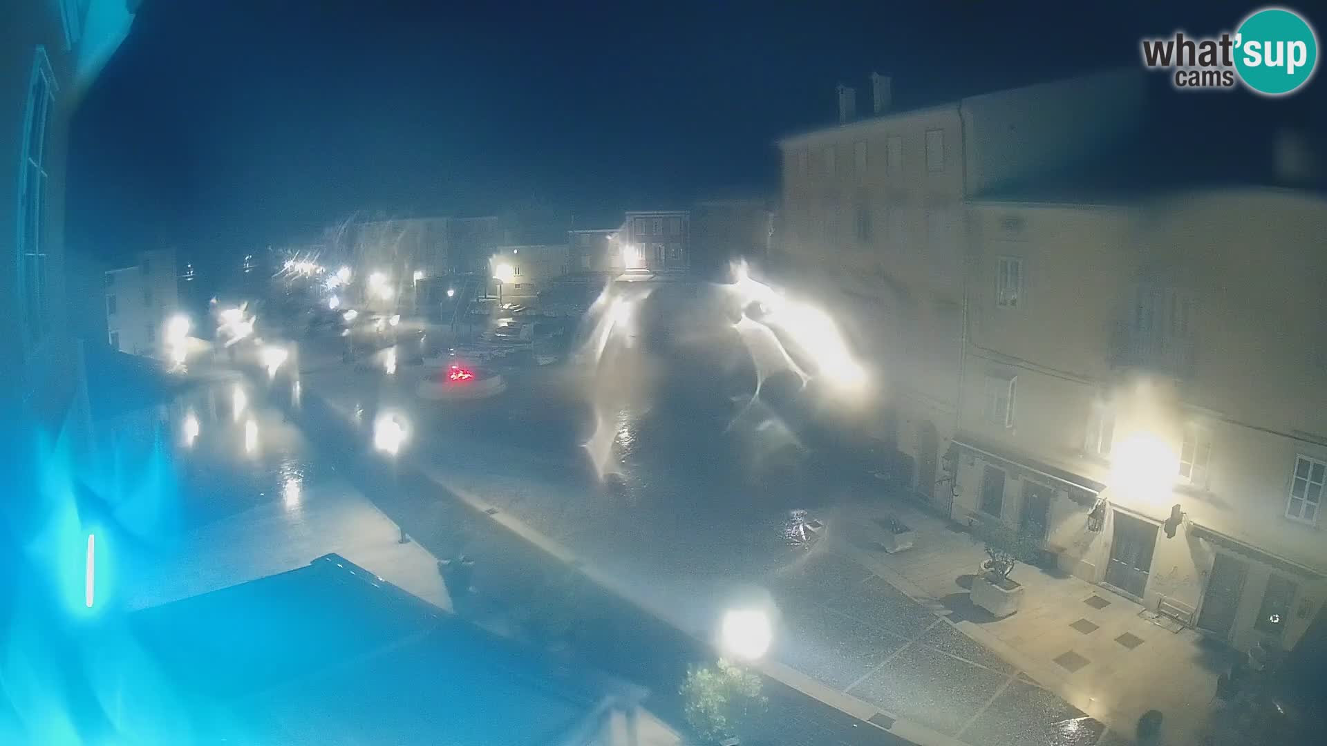 Cámara en vivo ciudad de Cres – plaza principal y “mandrač” – isla de Cres – Croacia