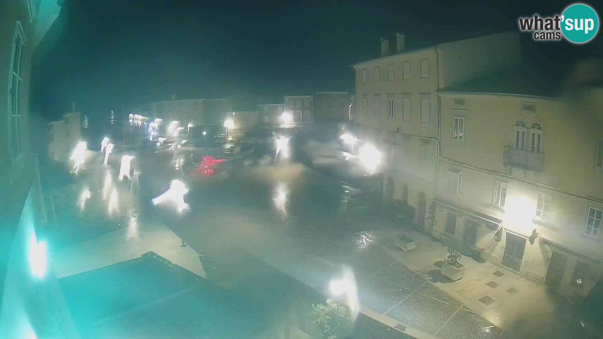 Cámara en vivo ciudad de Cres – plaza principal y “mandrač” – isla de Cres – Croacia