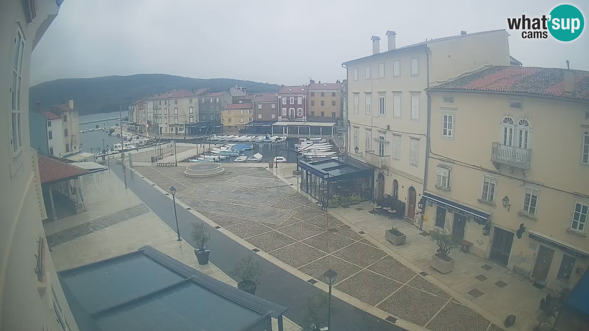 LIVE cam Cres città – piazza principale e “mandrač” – isola di Cherso – Croazia