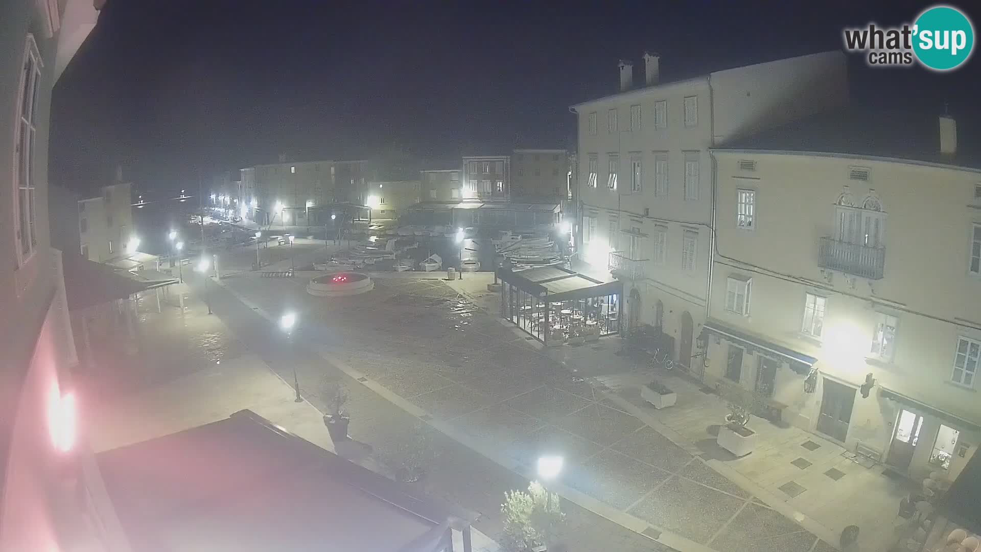 LIVE cam Cres city – place principale et “mandrač” – île de Cres – Croatie