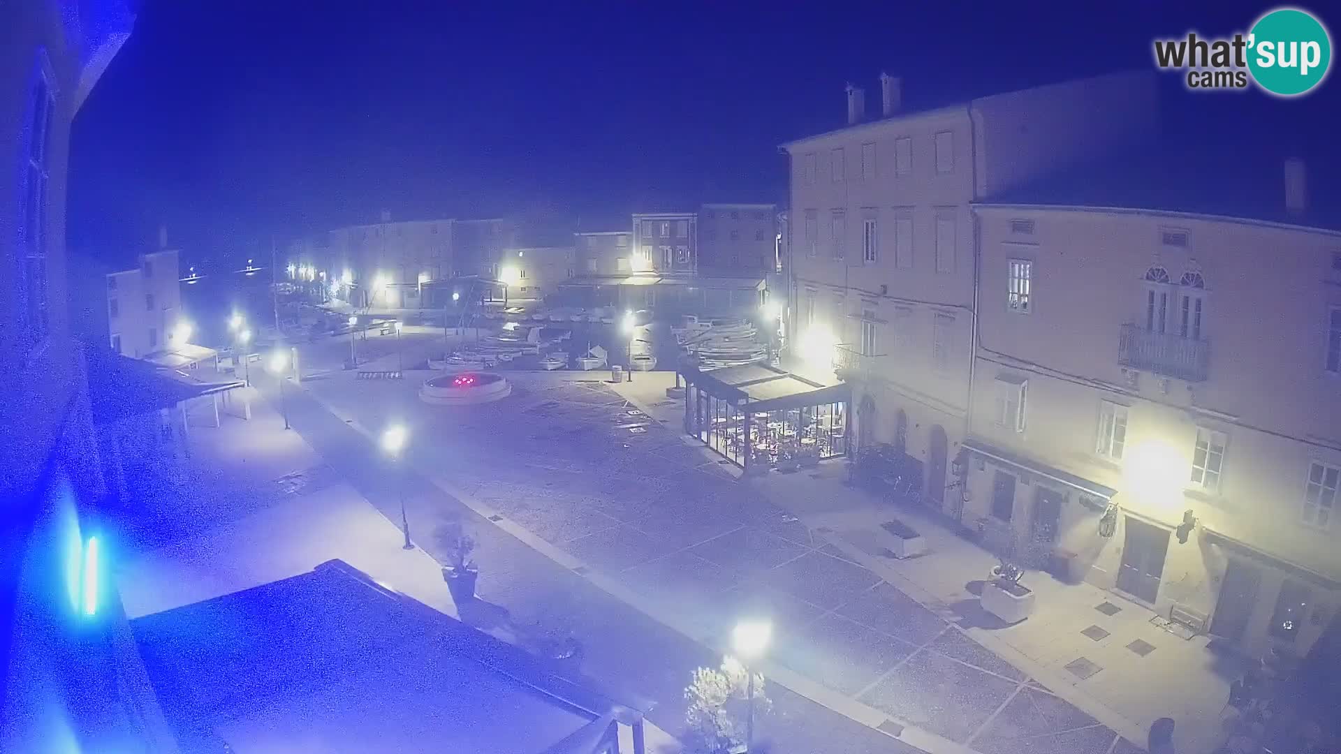 LIVE cam Cres city – place principale et “mandrač” – île de Cres – Croatie